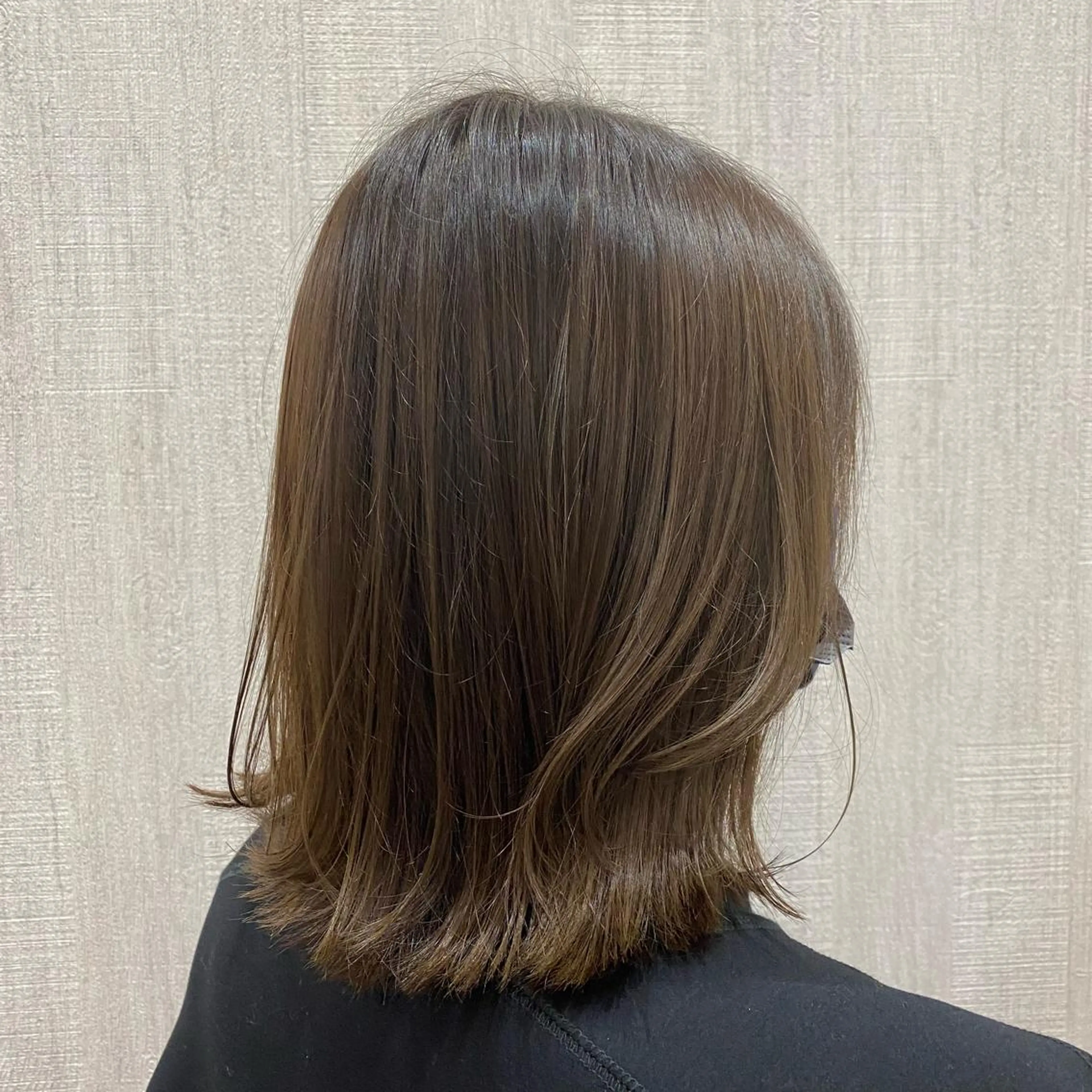 ミディアム カラー カット 🫧透け感⋆艶髪💎 山口アヤカのヘアスタイル