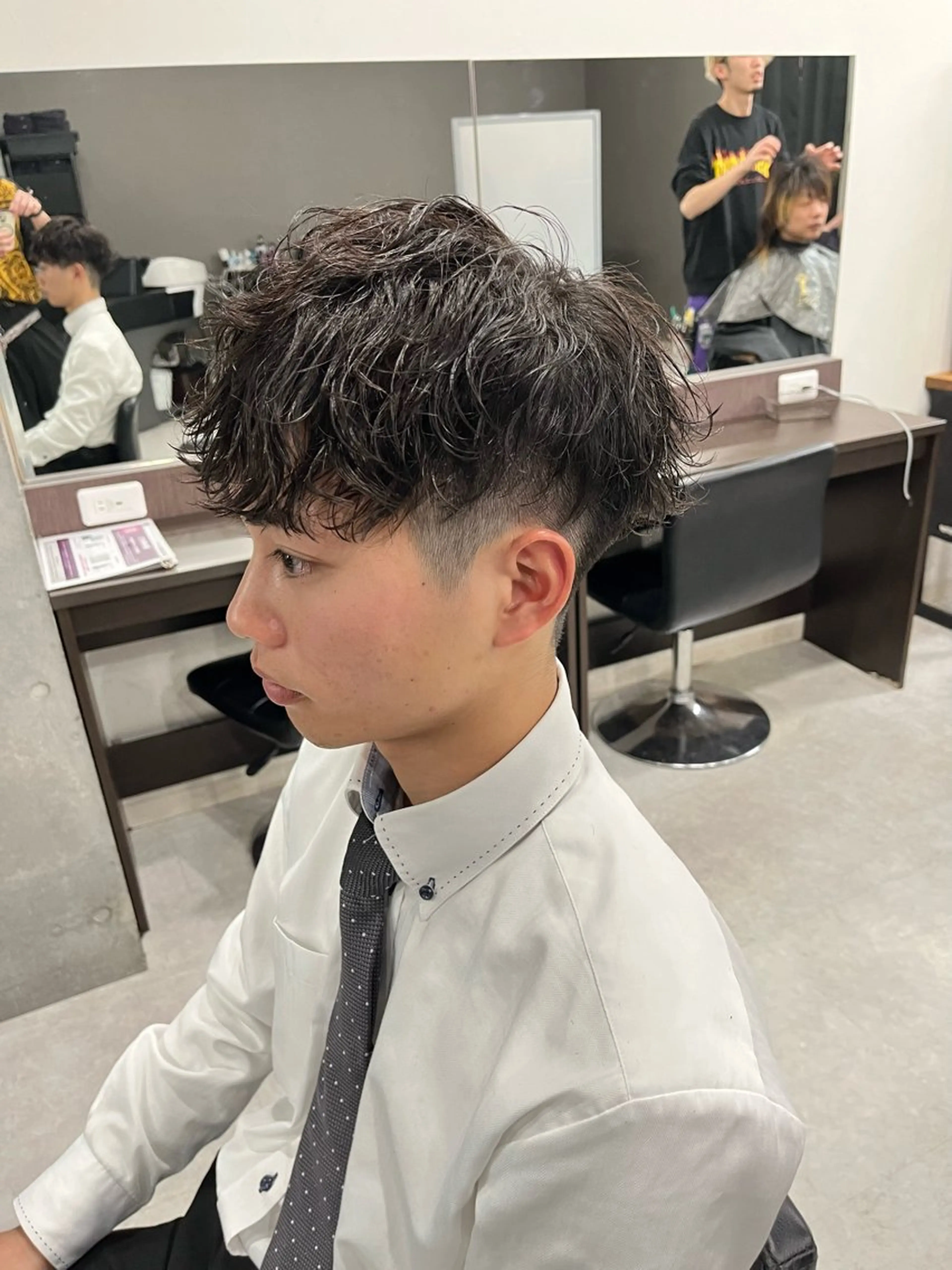 ショート パーマ メンズ メンズパーマ スペインカール カット ヘアカラー パーマ トリートメント ヘッドスパ ヘアセット メンズカット メンズパーマヤマザキのヘアスタイル