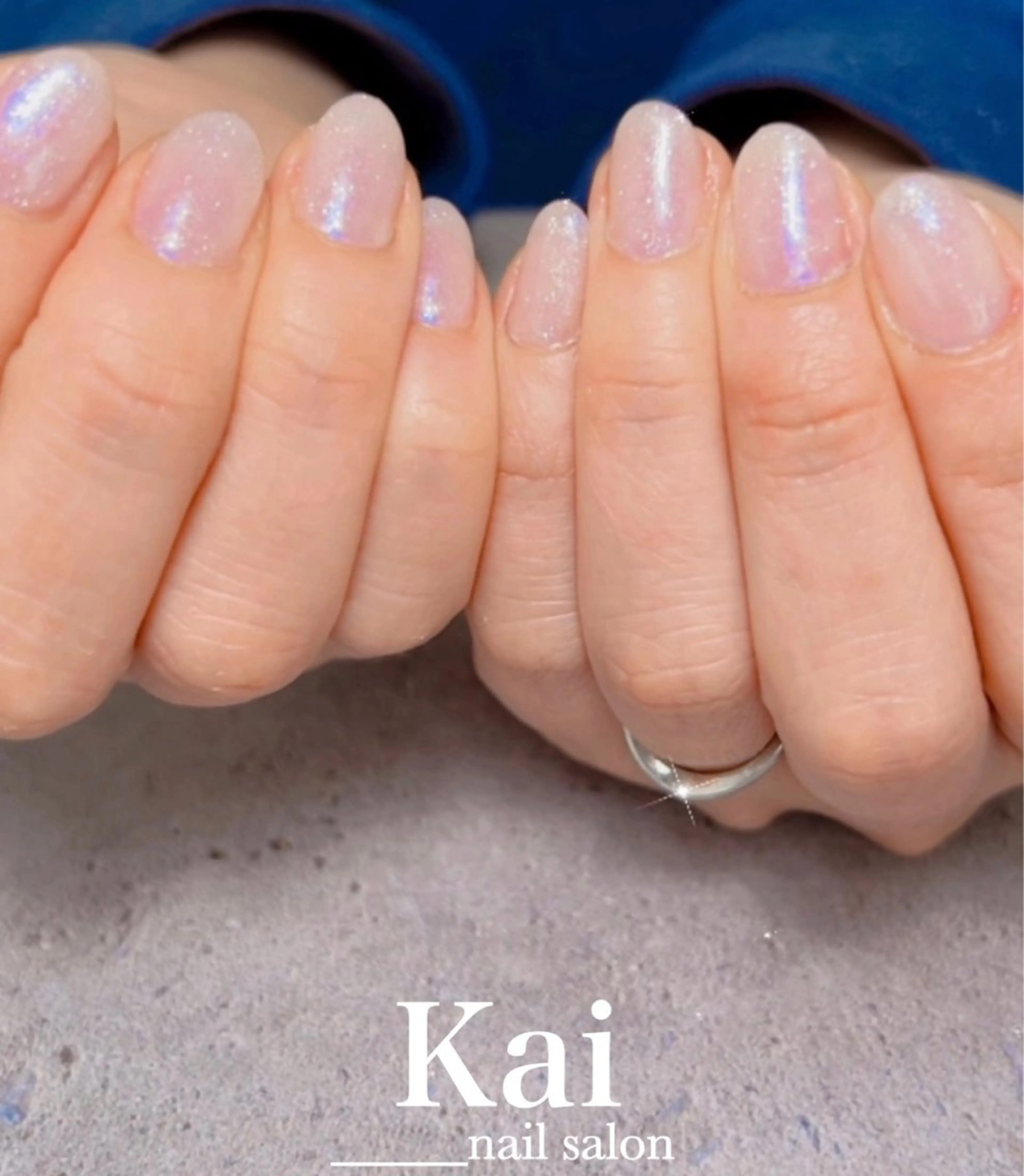 ネイル オーロラネイル ショートネイル シンプルネイル 春ネイル ホワイト ハンドネイル Kai  nail Mayukoのネイルデザイン