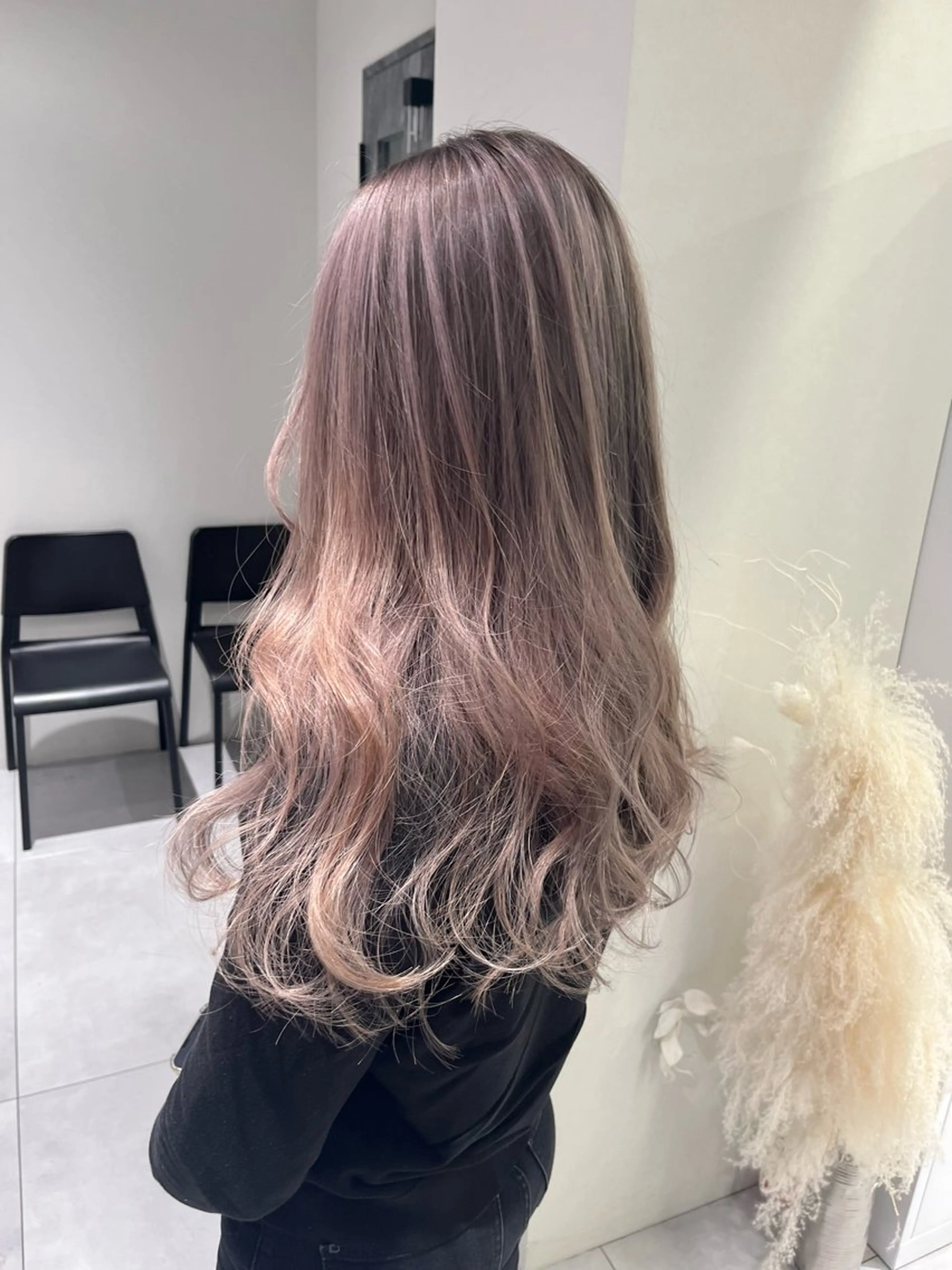 ロング カラー ヘアカラー バレイヤージュ ハイライトのヘアスタイル
