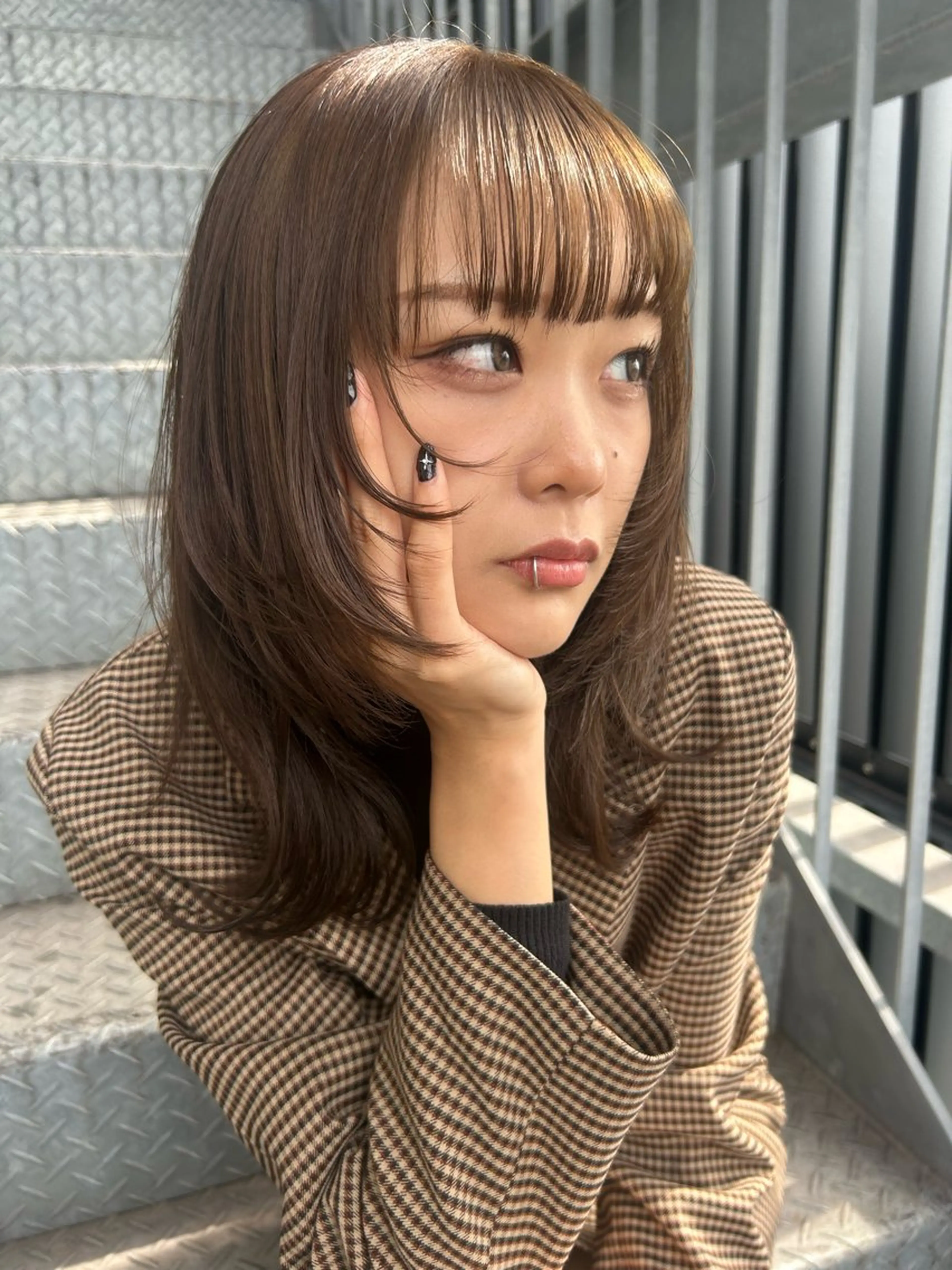 ミディアム カラー ブリーチ ダブルカラー ブリーチなしカラー ウルフカット VISUALIST所属・小倉/レイヤー/ 顔周りカット/naoのヘアスタイル