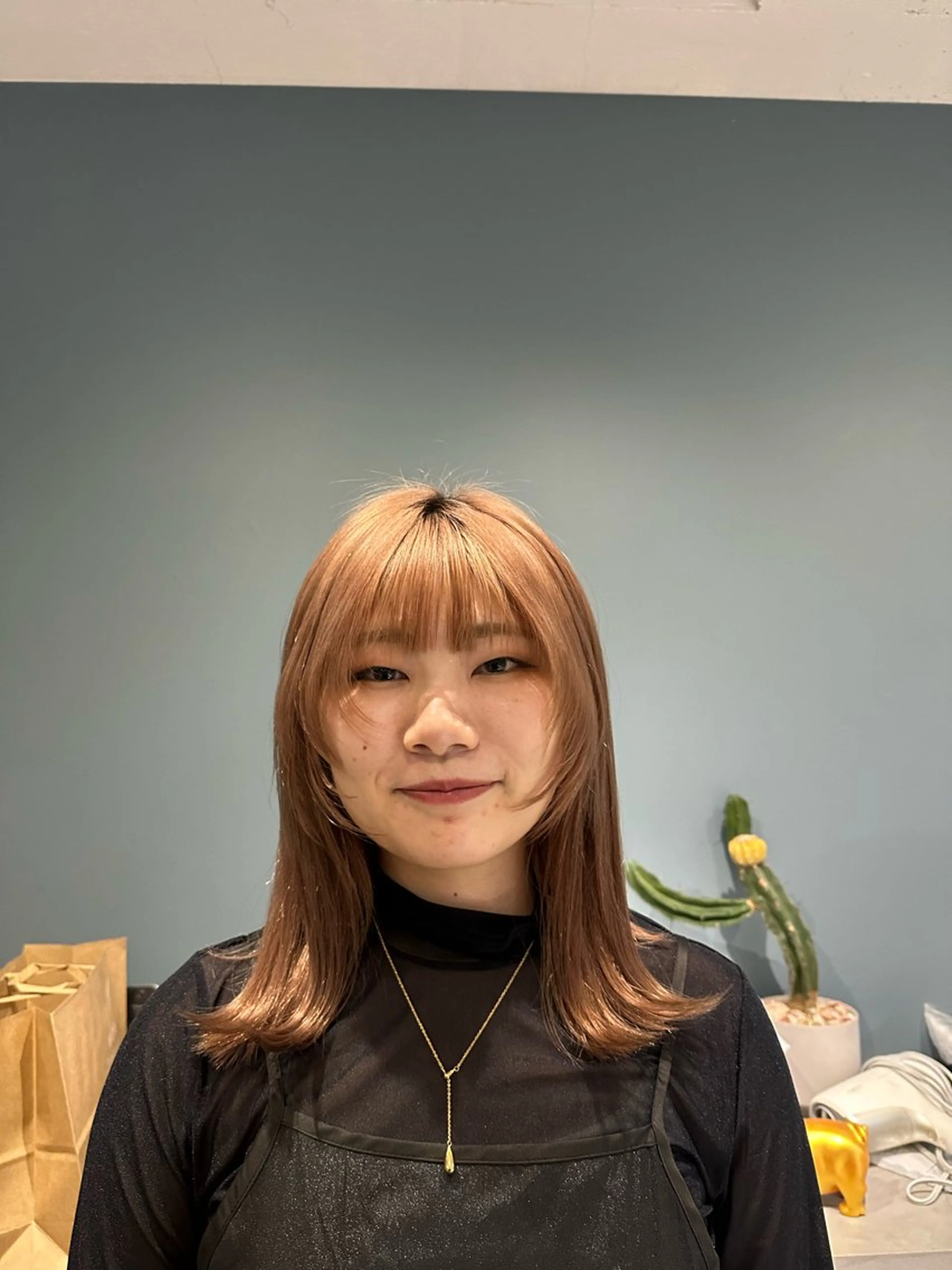 ミディアム 顔まわりレイヤー レイヤーカット Bonheur  KAWANISHI所属・ノンダメージ 🥑mikubanのヘアスタイル