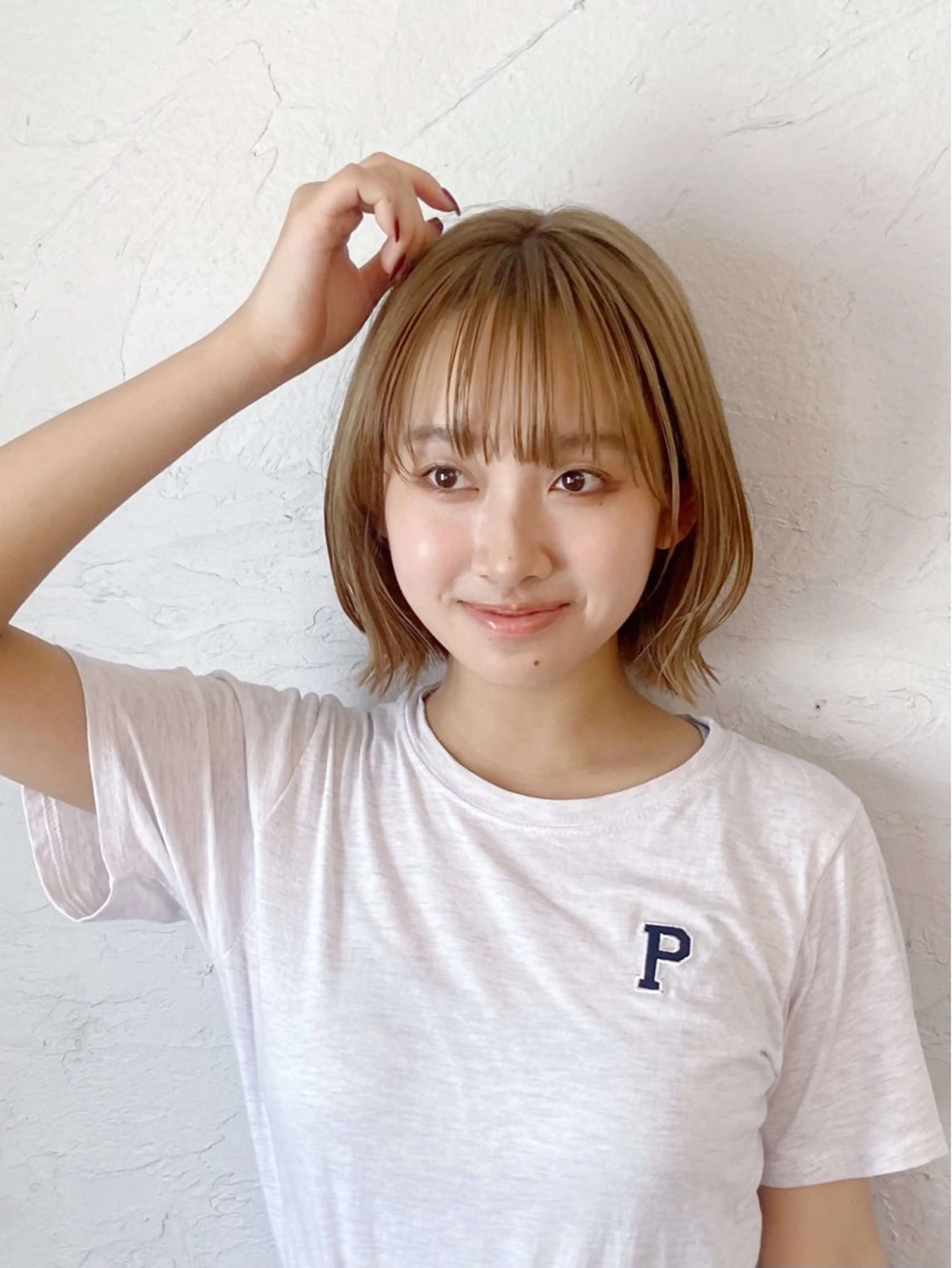 ショート カラー ベージュカラー 透明感カラー ハイトーンカラー ボブ 外ハネヘア アメリラブヘアー 土屋 洋平のヘアスタイル