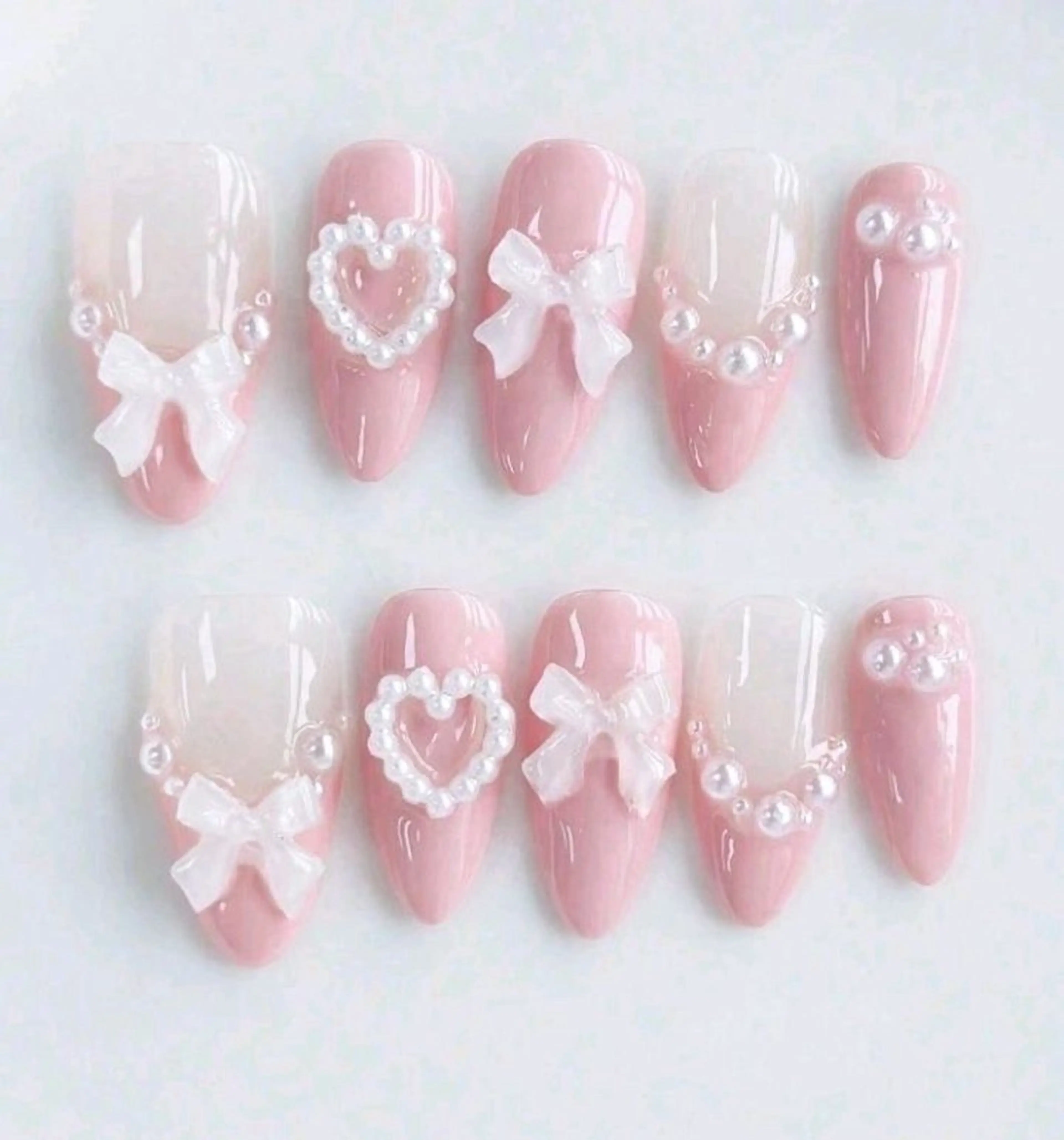 ネイル チークネイル フレンチネイル グラデーション 韓国ネイル マグネットネイル Hana nail所属・Hana Nailのネイルデザイン