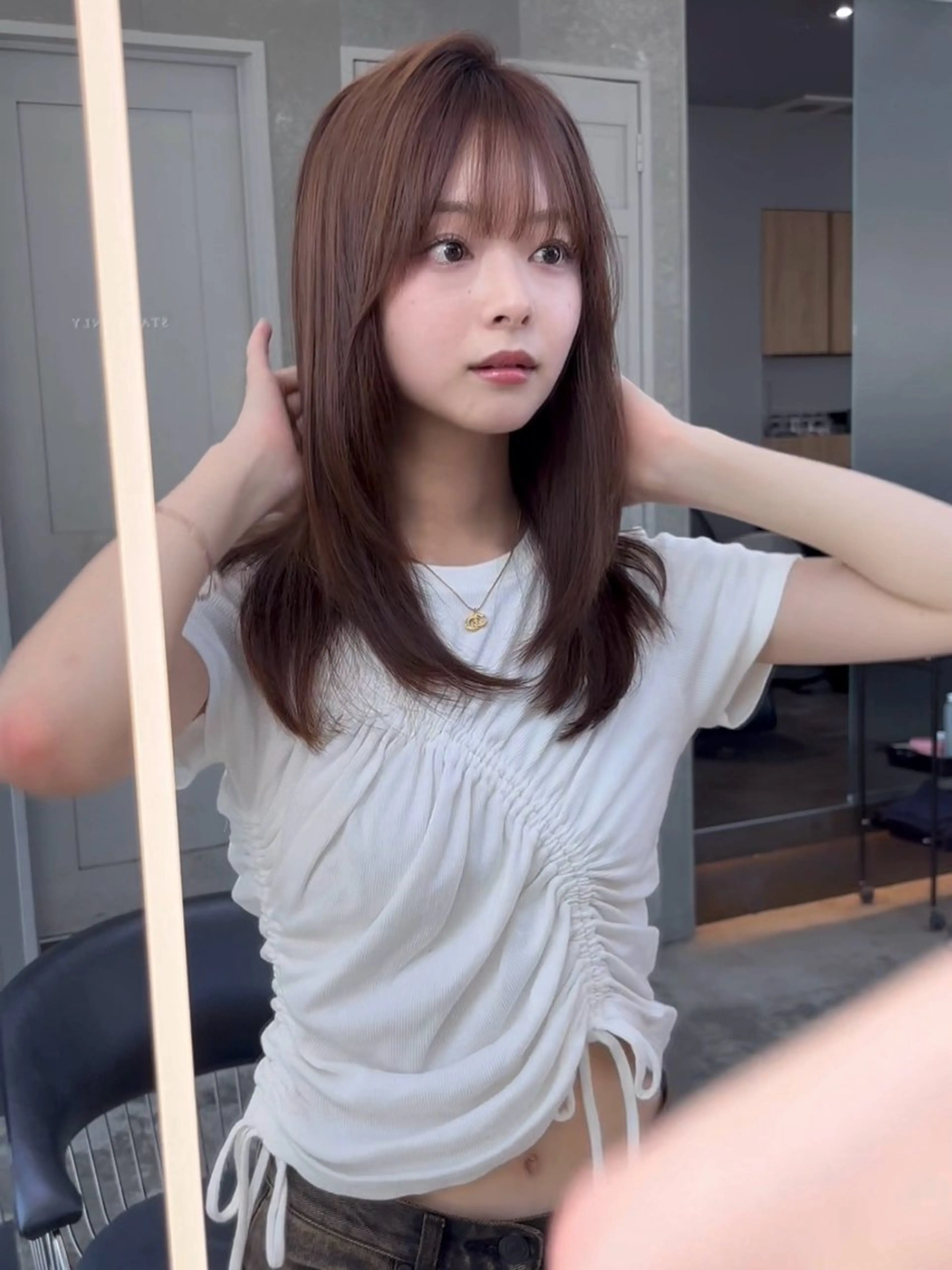 ミディアム カラー パーマ ベージュカラー レイヤーカット 縮毛矯正 【美髪矯正) 吉村　清志のヘアスタイル