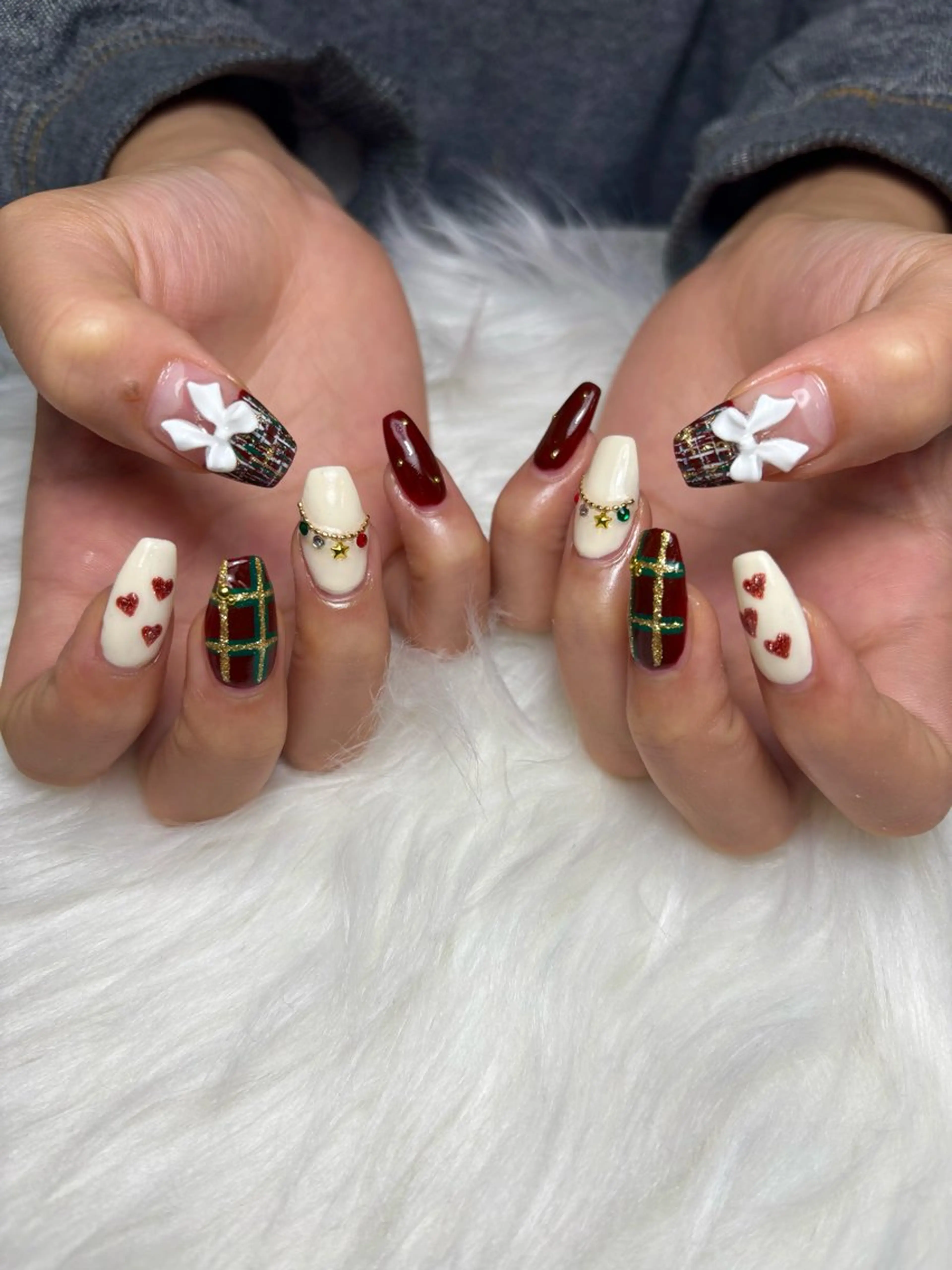 ネイル アートネイル 冬ネイル クリスマス ハンドネイル Grand BELL NAIL所属・SUZUKA🩵 Grand BELLのネイルデザイン