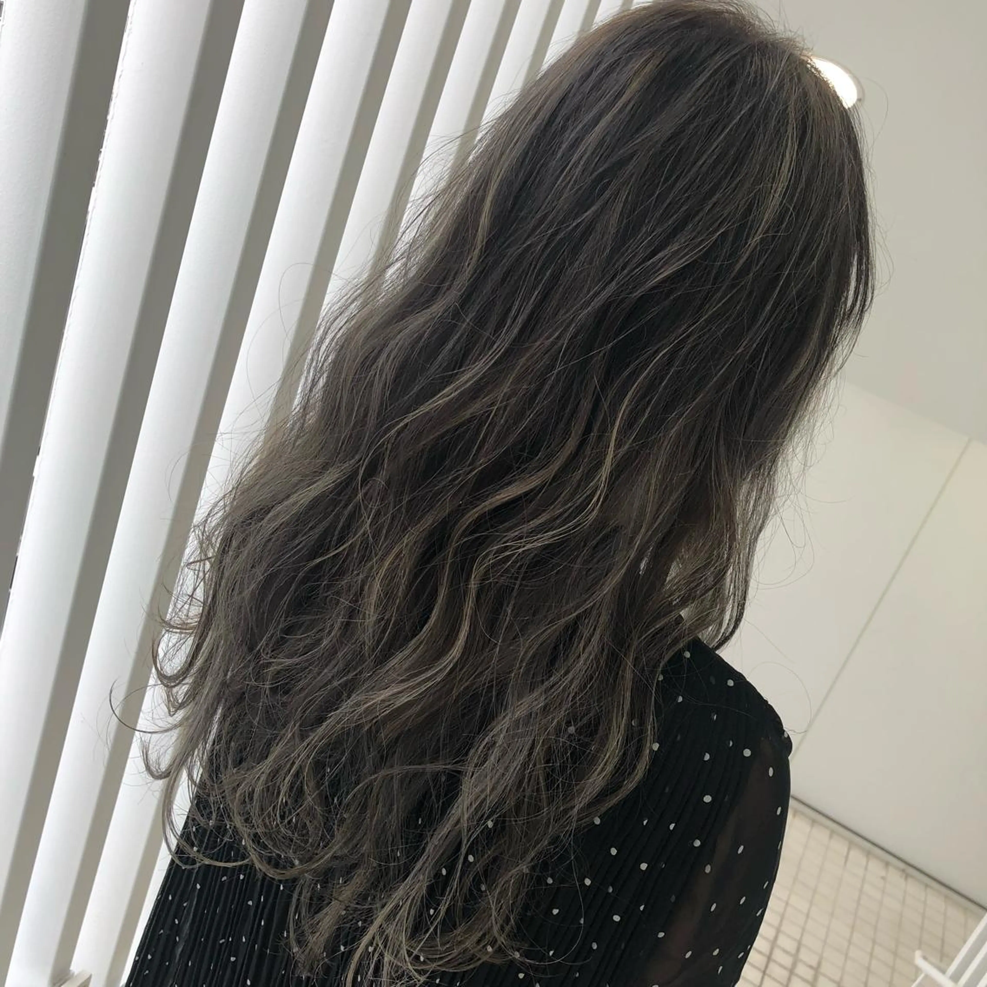 ロング カラー ハイライトカラー 外国人風カラー ハイライト ヘアカラー 佐々木 好乃のヘアスタイル