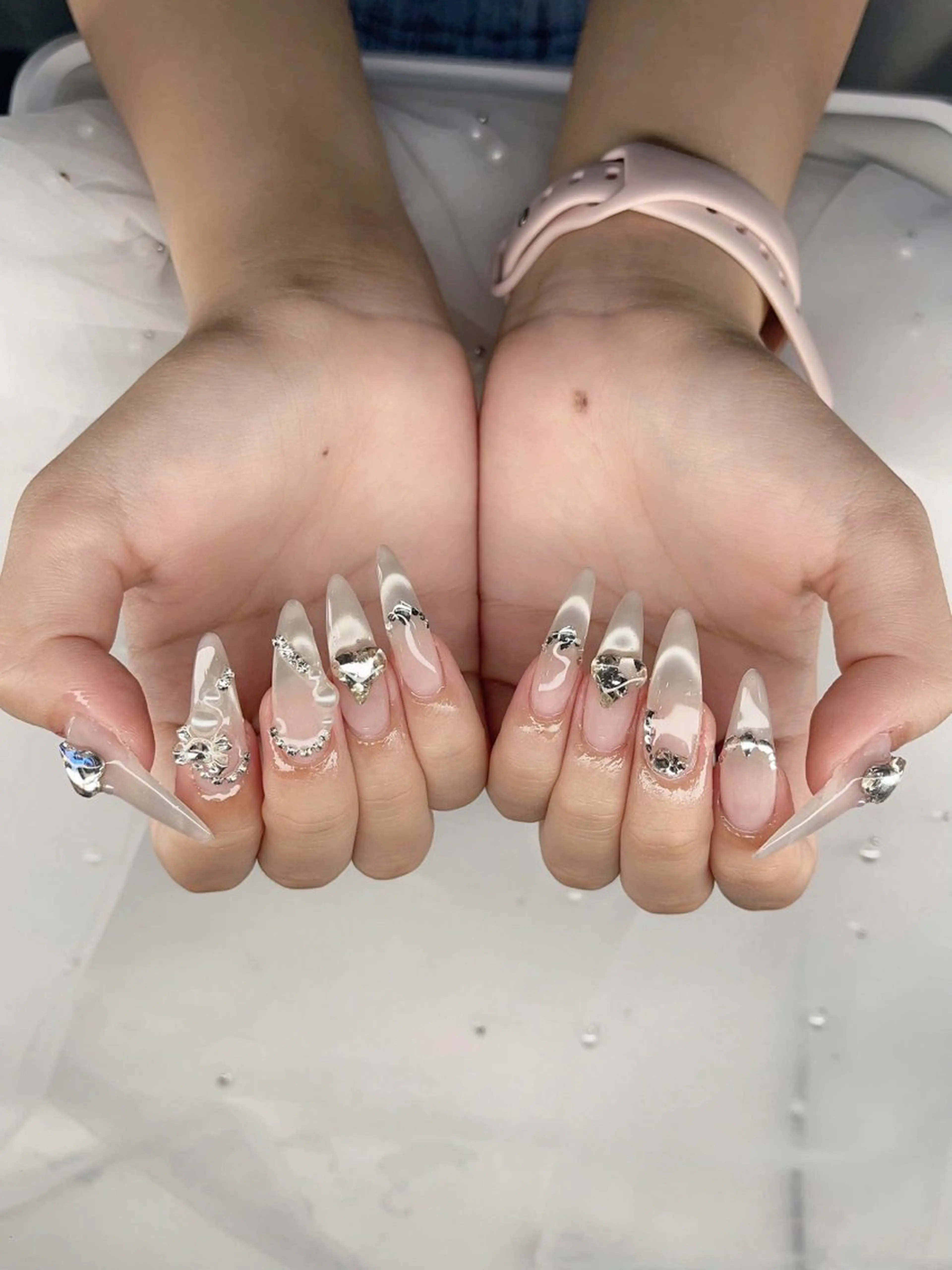 ネイル アニマル柄 オーロラネイル チークネイル フラッシュネイル ジェルネイル ハンドネイル T.A Nail Salon所属・Lyna Nail のネイルデザイン