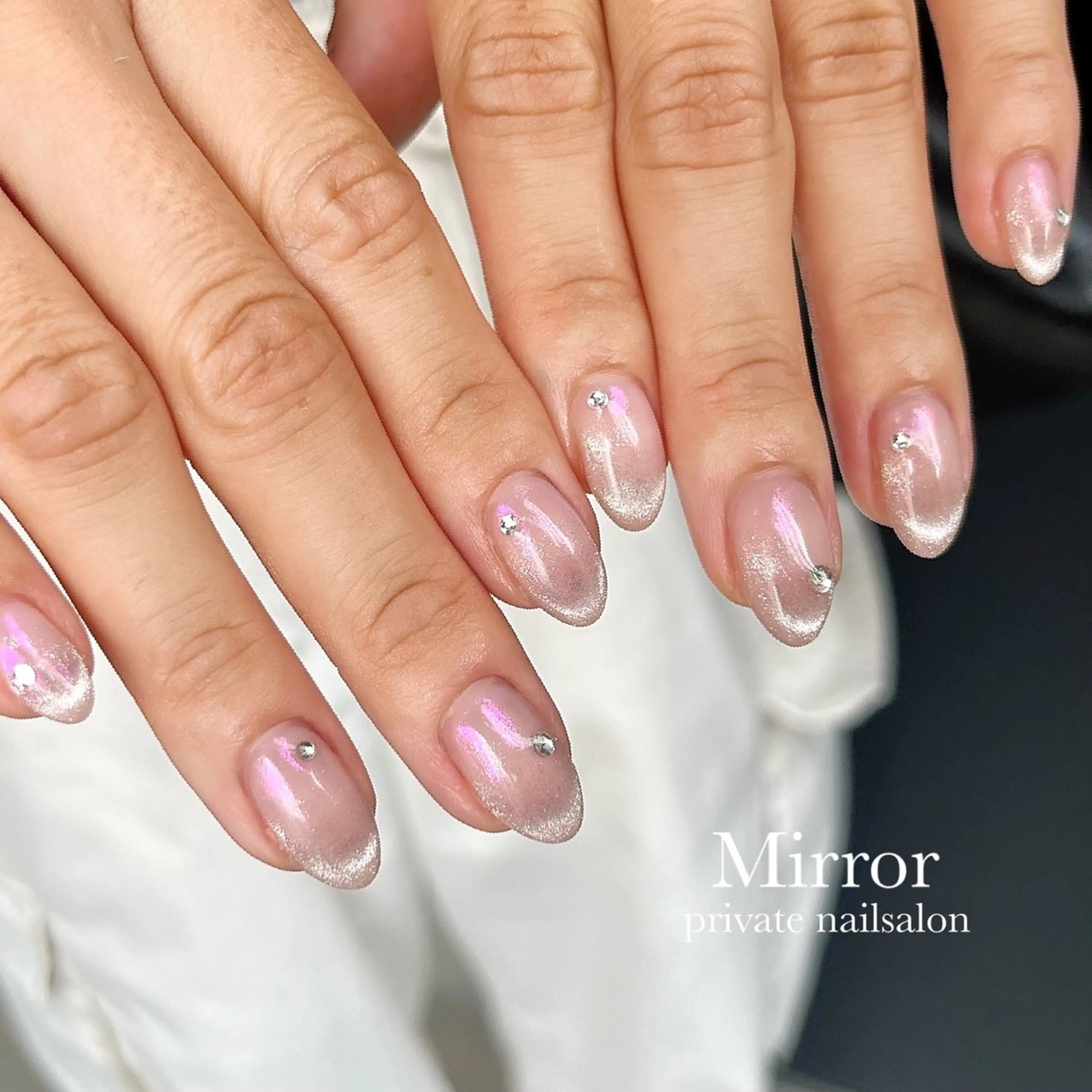 ネイル フレンチネイル マグネットネイル マグネットフレンチ nailsalon Mirrorのネイルデザイン