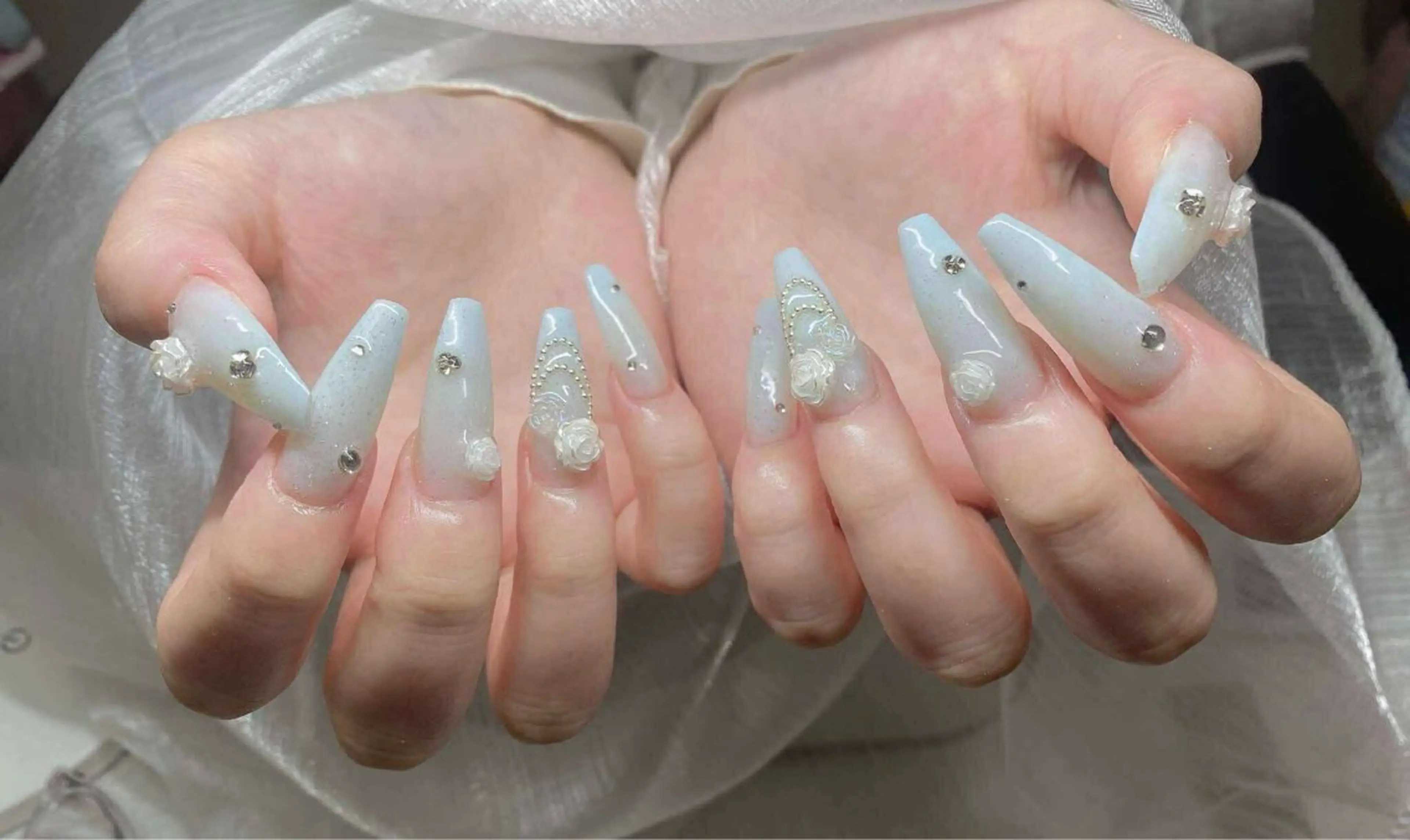 ネイル 長さ出し グラデーション 卒業式 キラキラネイル マグネットネイル ハンドネイル Lee Nailsのネイルデザイン