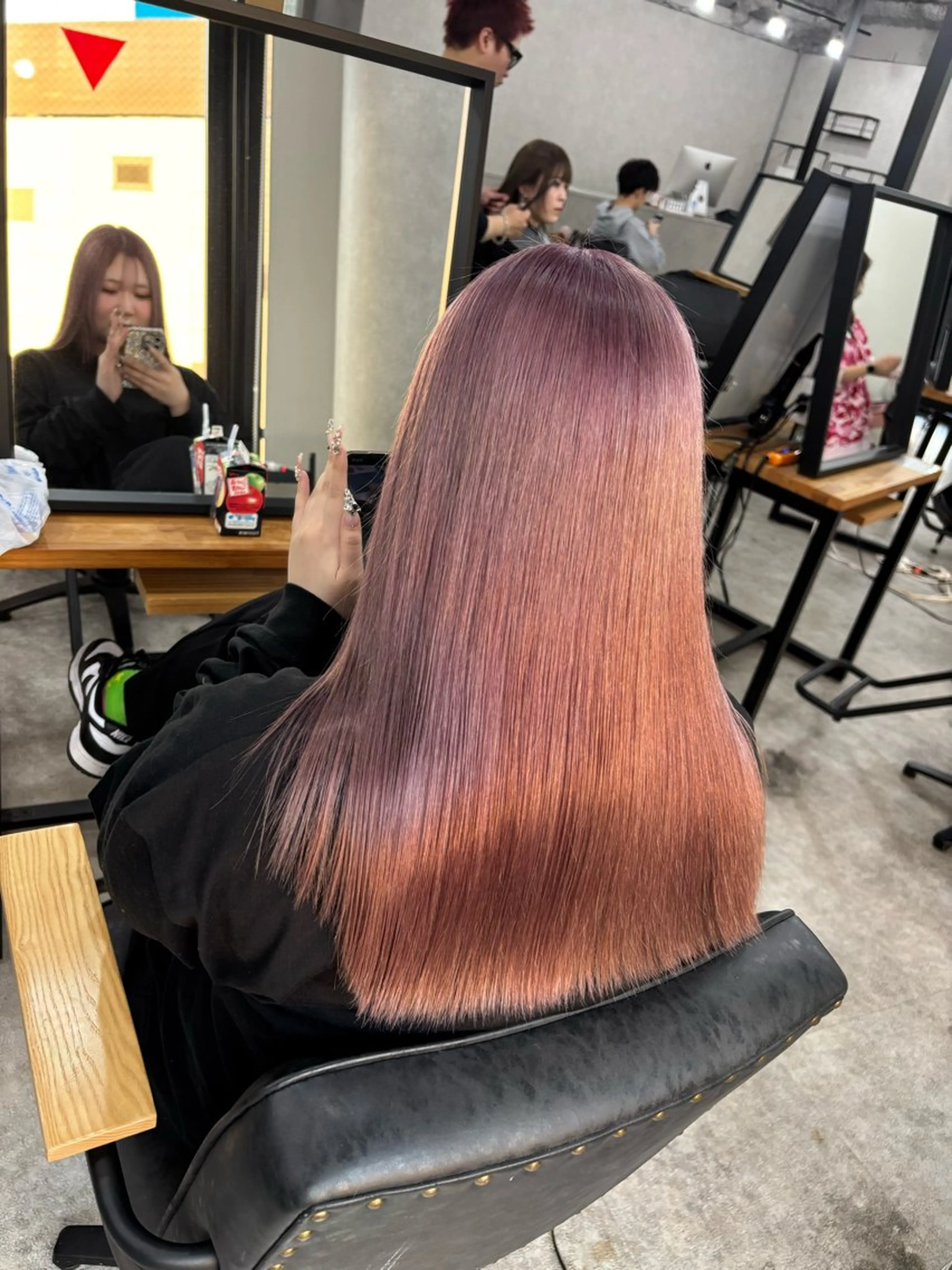 ロング カラー ヘアカラー トリートメント 🌈カラー特化 ハイトーンけいと🌈のヘアスタイル