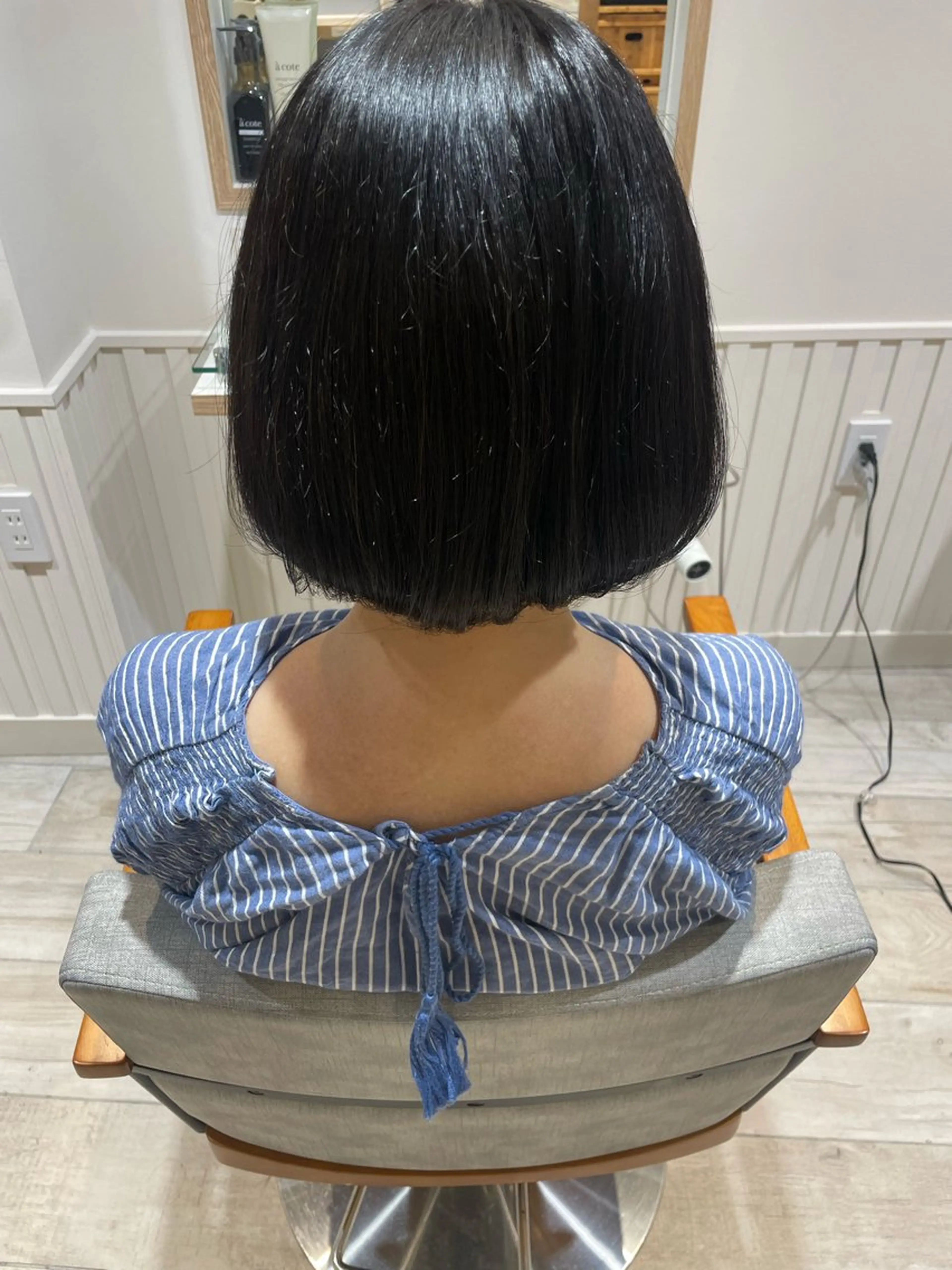 ショート ヘアカラー 大川 夏実のヘアスタイル