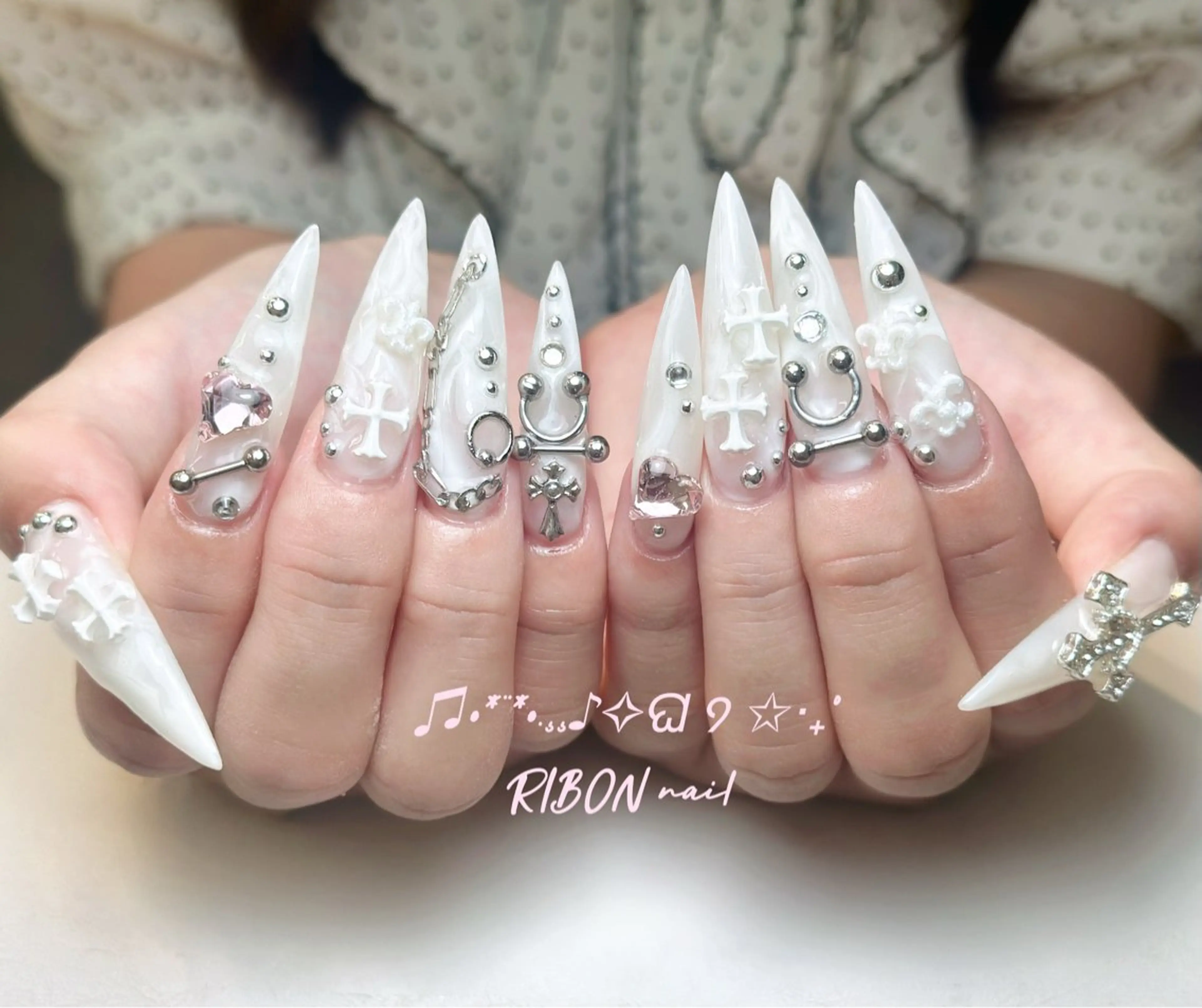 ネイル アートネイル 成人式 長さ出し キラキラネイル ロングネイル ハンドネイル RIBONネイルサロン所属・RIBON nail salonのネイルデザイン