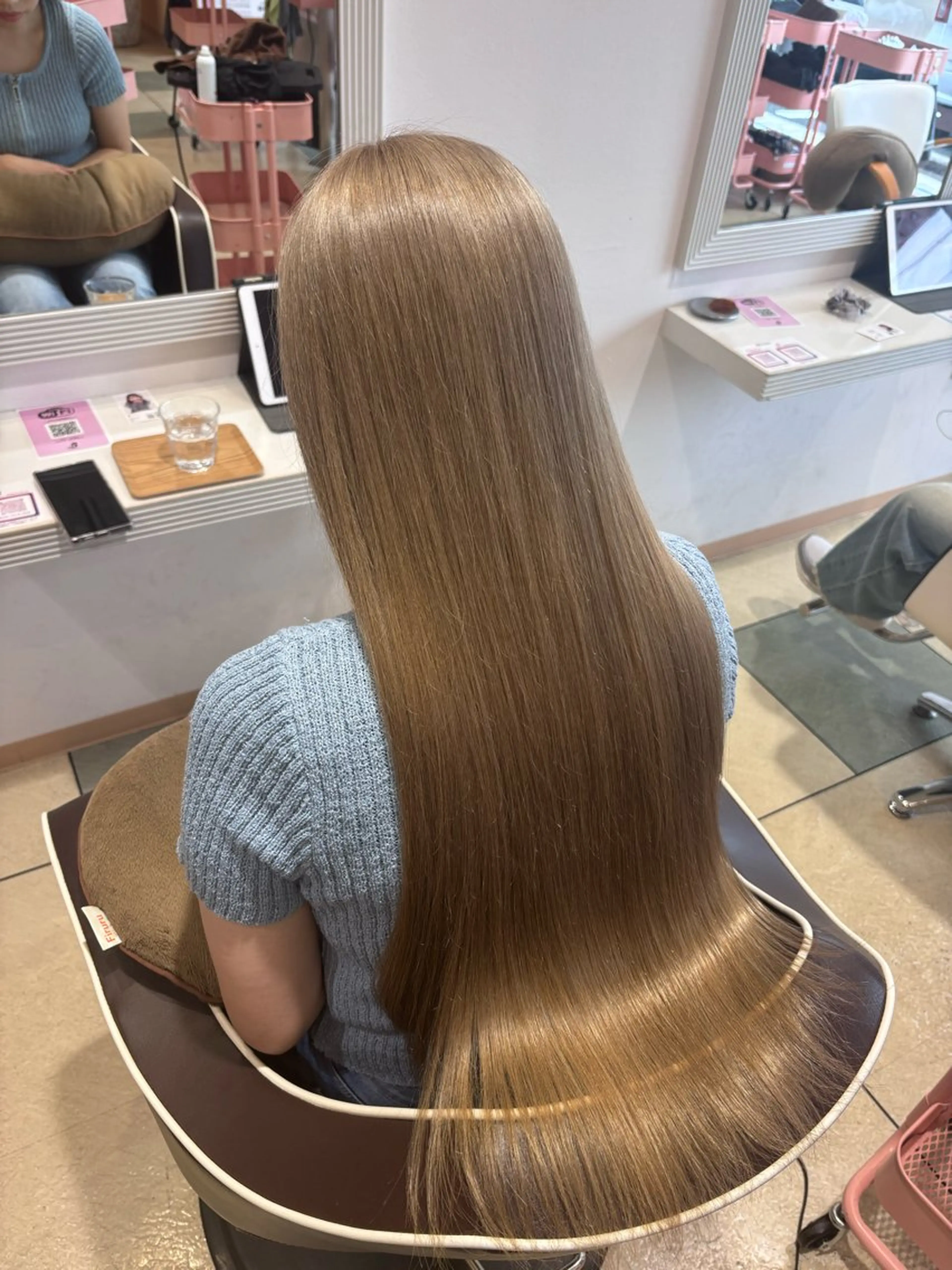 ロング カラー ヘアカラー ベージュカラー⌇﻿ くびれヘア.𐙚心音のヘアスタイル