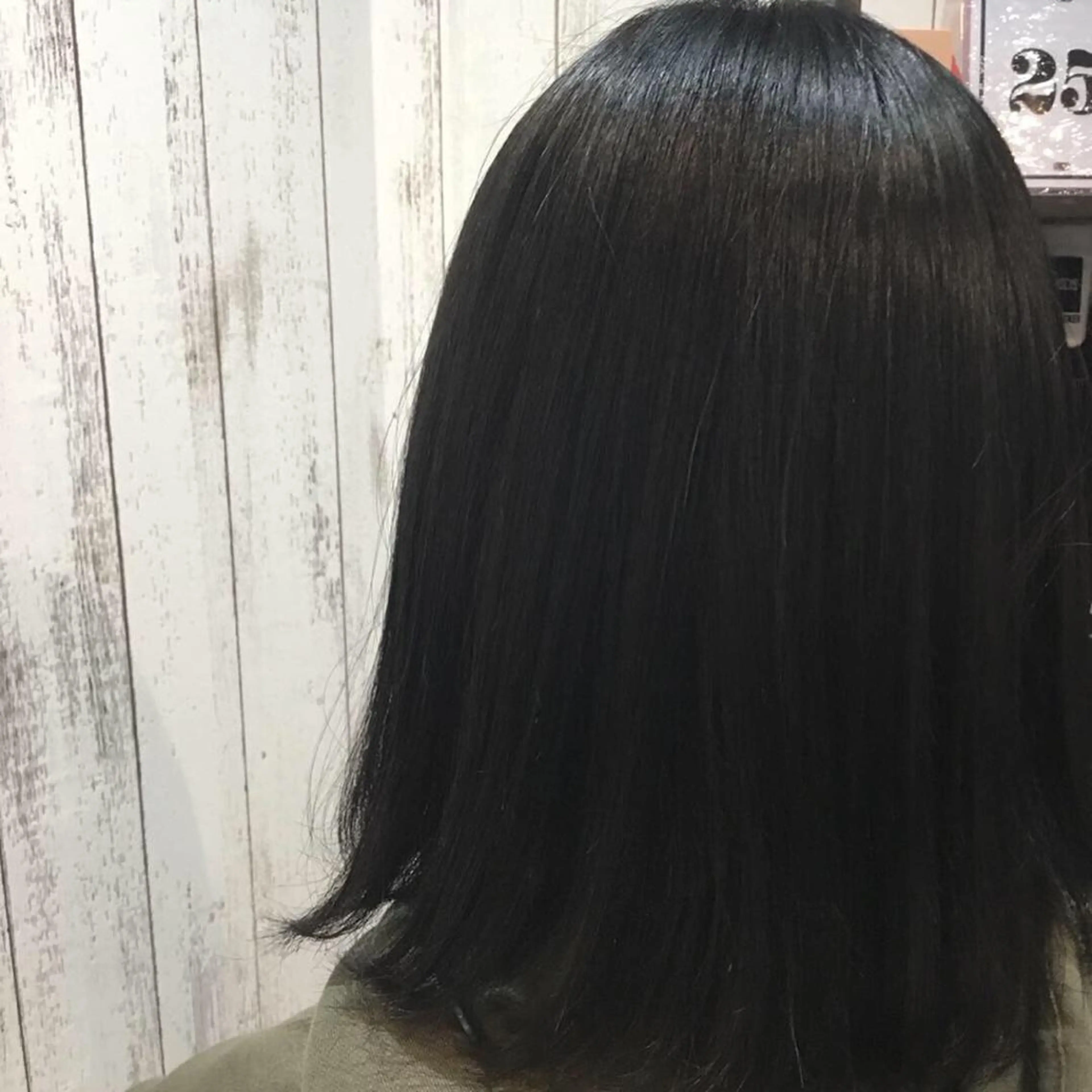 ミディアム カラー embrace エンブレイスのヘアスタイル
