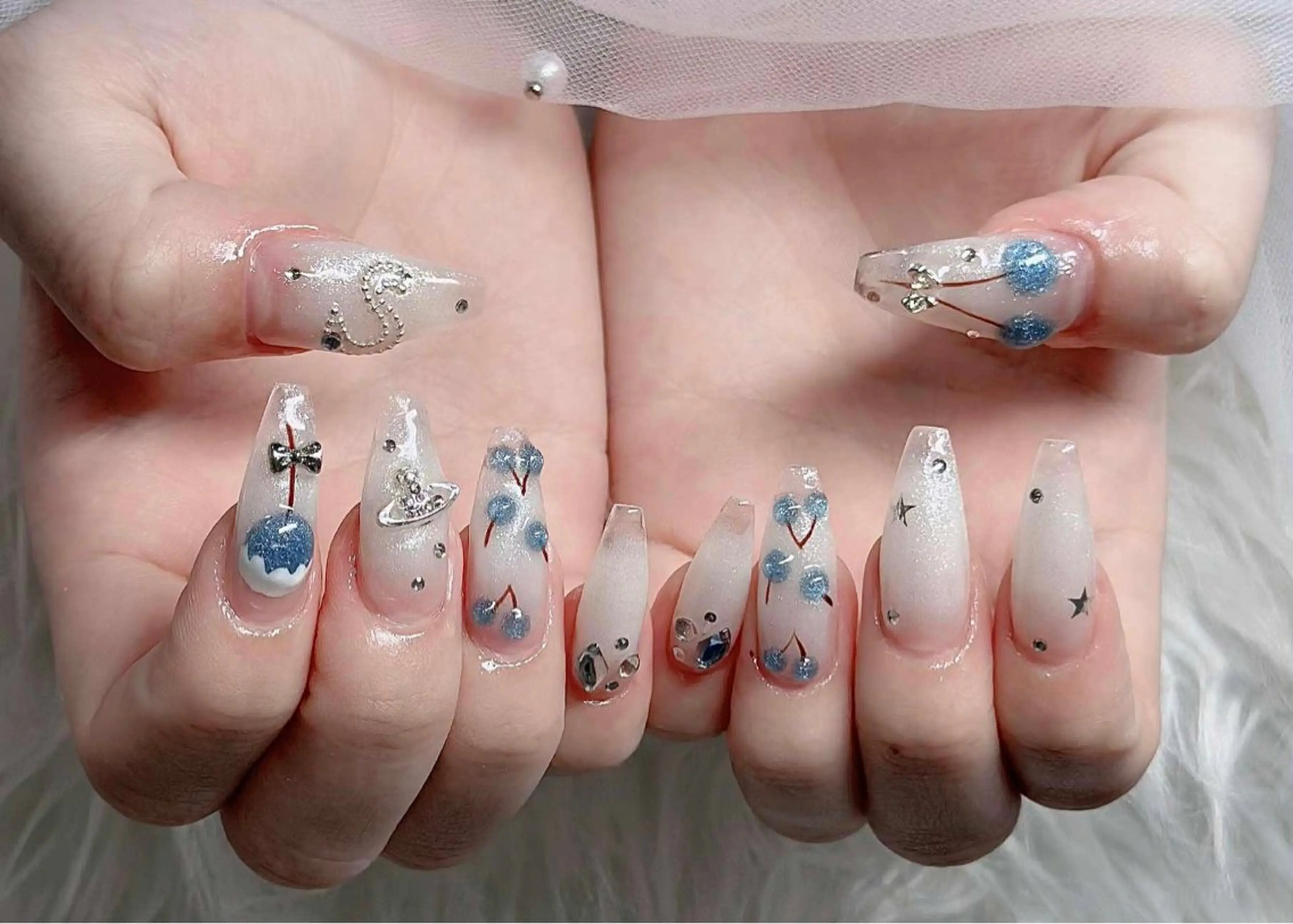 ネイル オーロラネイル フレンチネイル ジェルネイル ハロウィン キラキラネイル ハンドネイル H.baby Nail Salonのネイルデザイン