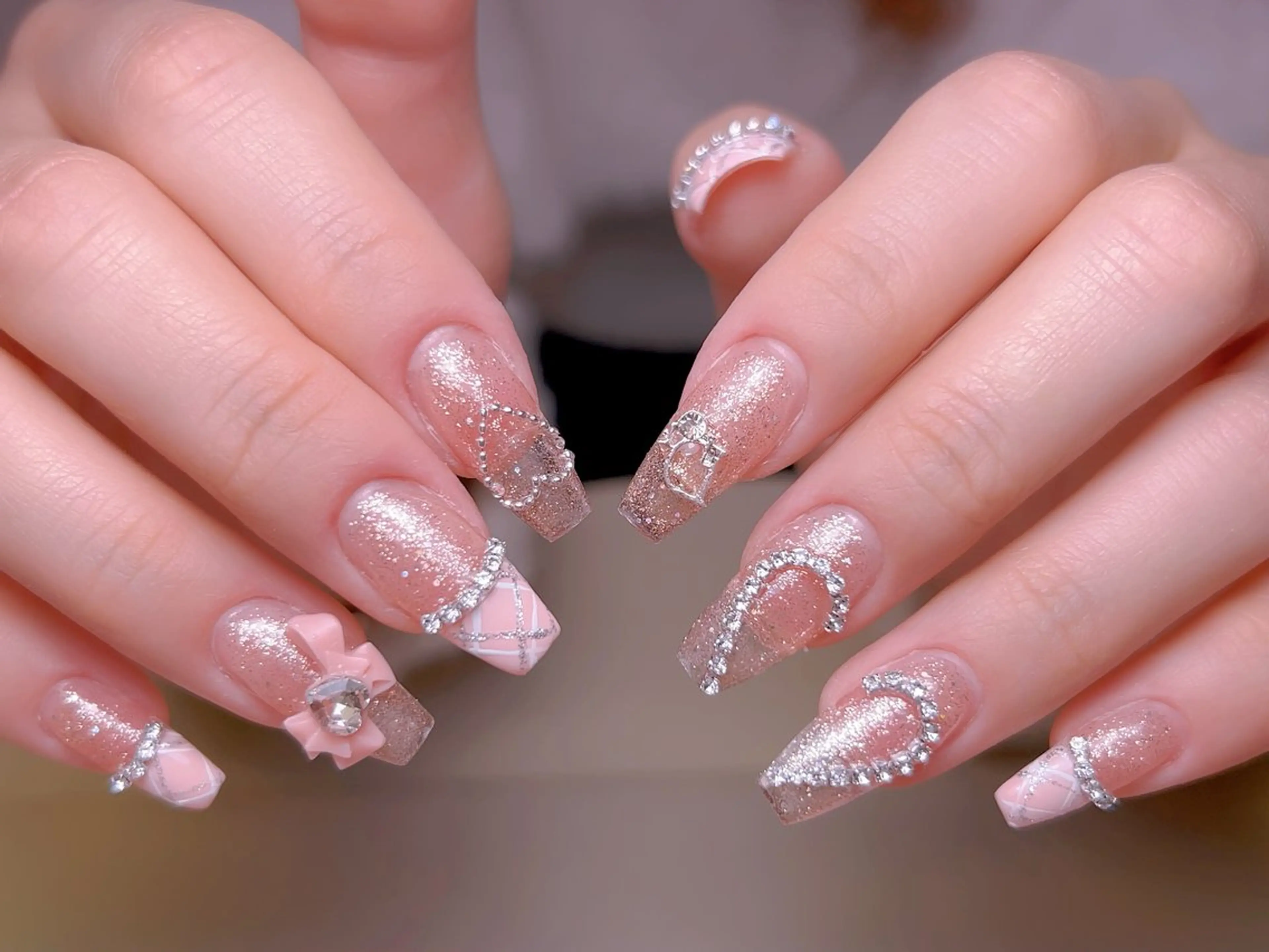 ネイル フレンチネイル ジェルネイル グラデーション 韓国ネイル マグネットネイル ハンドネイル 【長さ出し】 IRIS NAILのネイルデザイン
