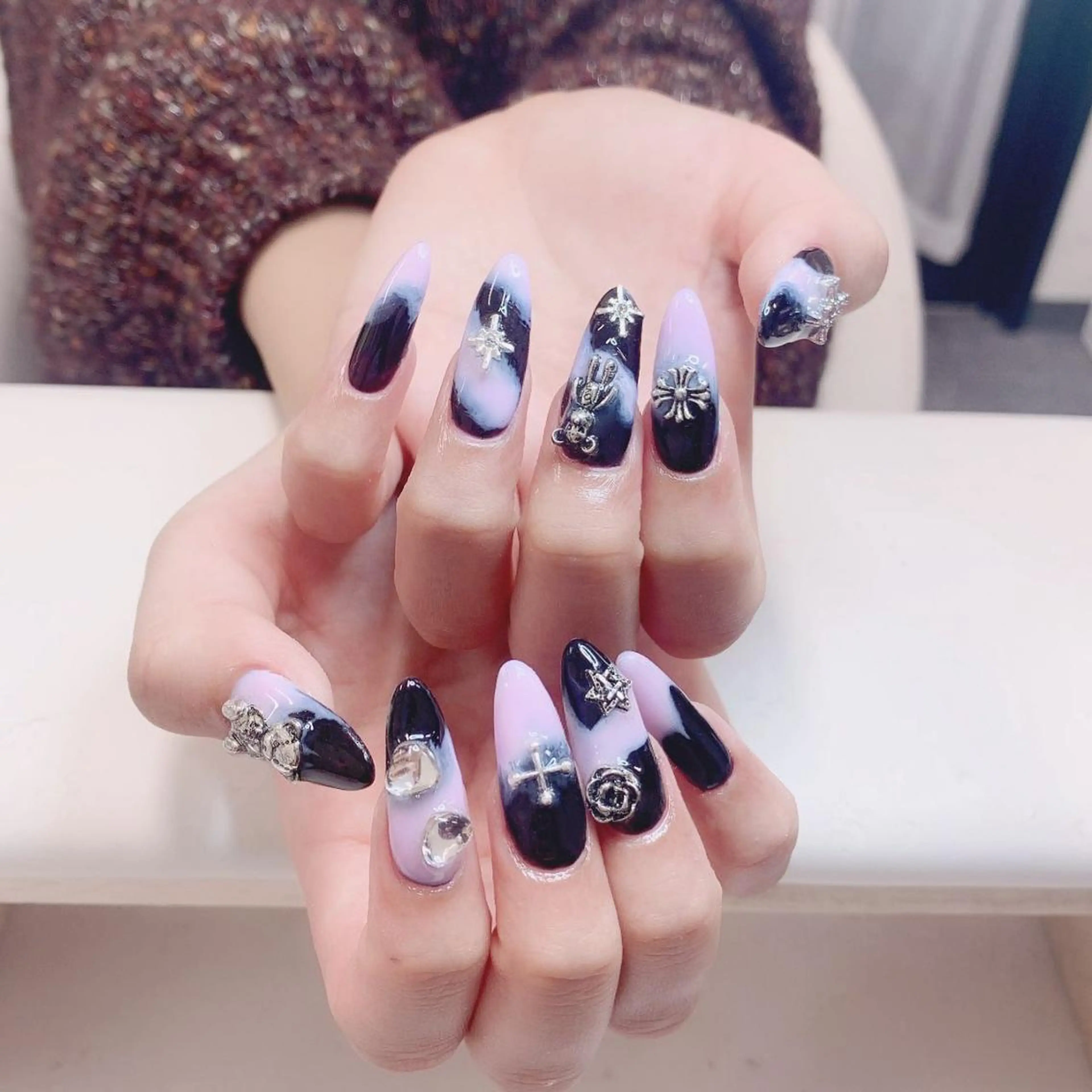 ネイル アートネイル 長さ出し ネイルチップ Queens ciciのネイルデザイン
