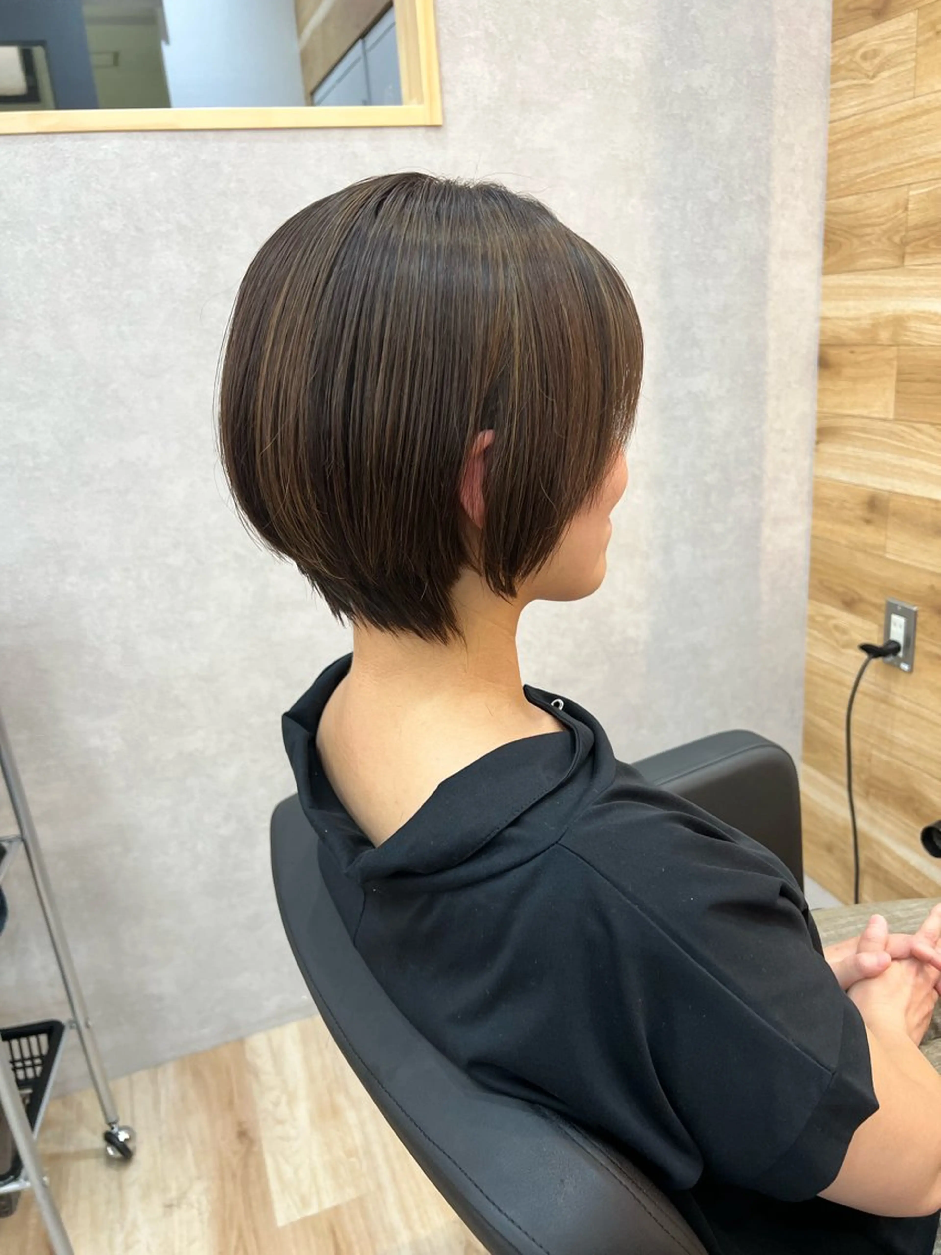 ショート カラー ハイライトカラー ハイライト ショートヘア 白髪ぼかし￤中央林間 ￤柳川拓哉のヘアスタイル