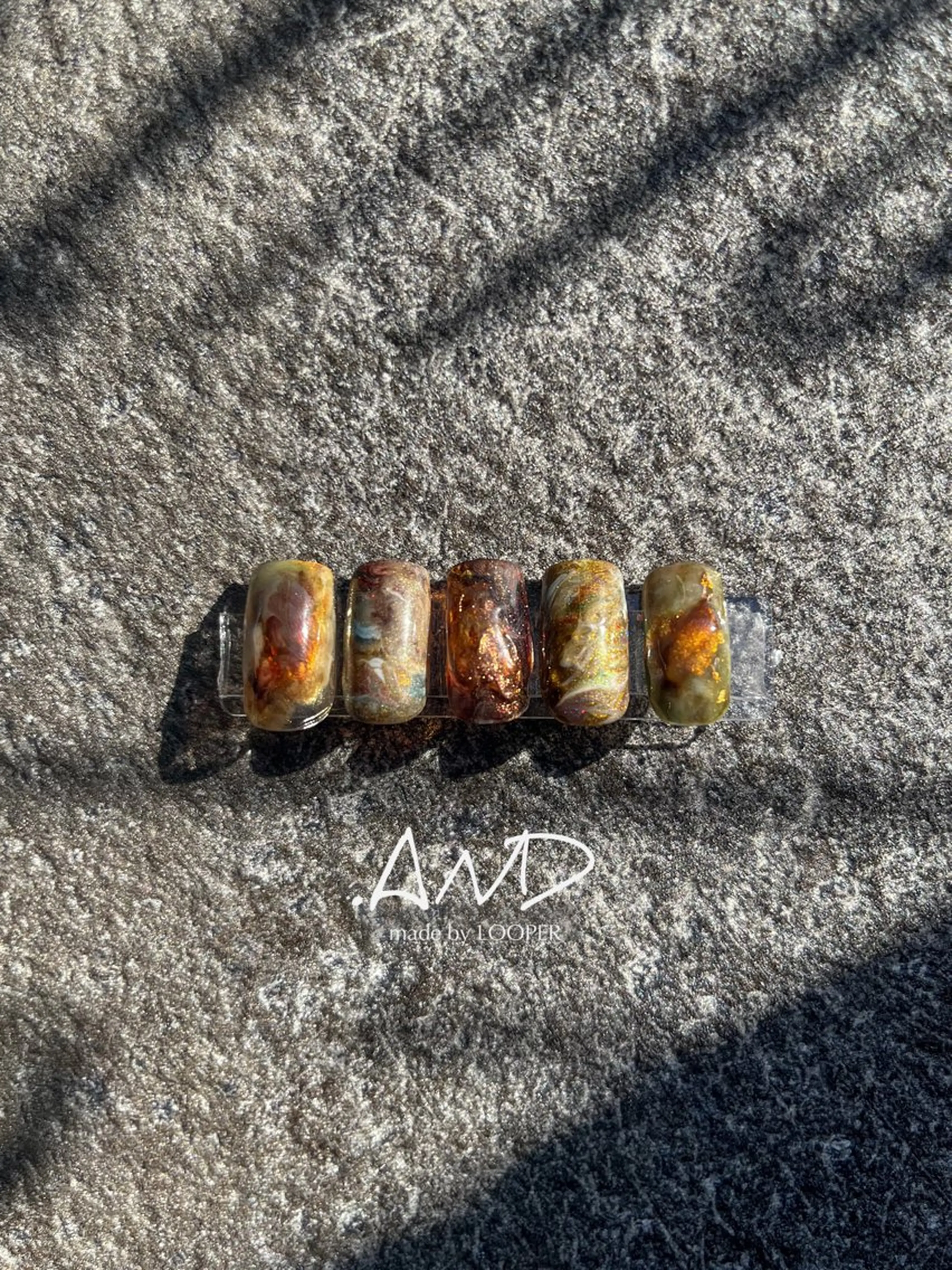 ネイル アートネイル ニュアンスネイル ハンドネイル LOOPER所属・mzh ...のネイルデザイン