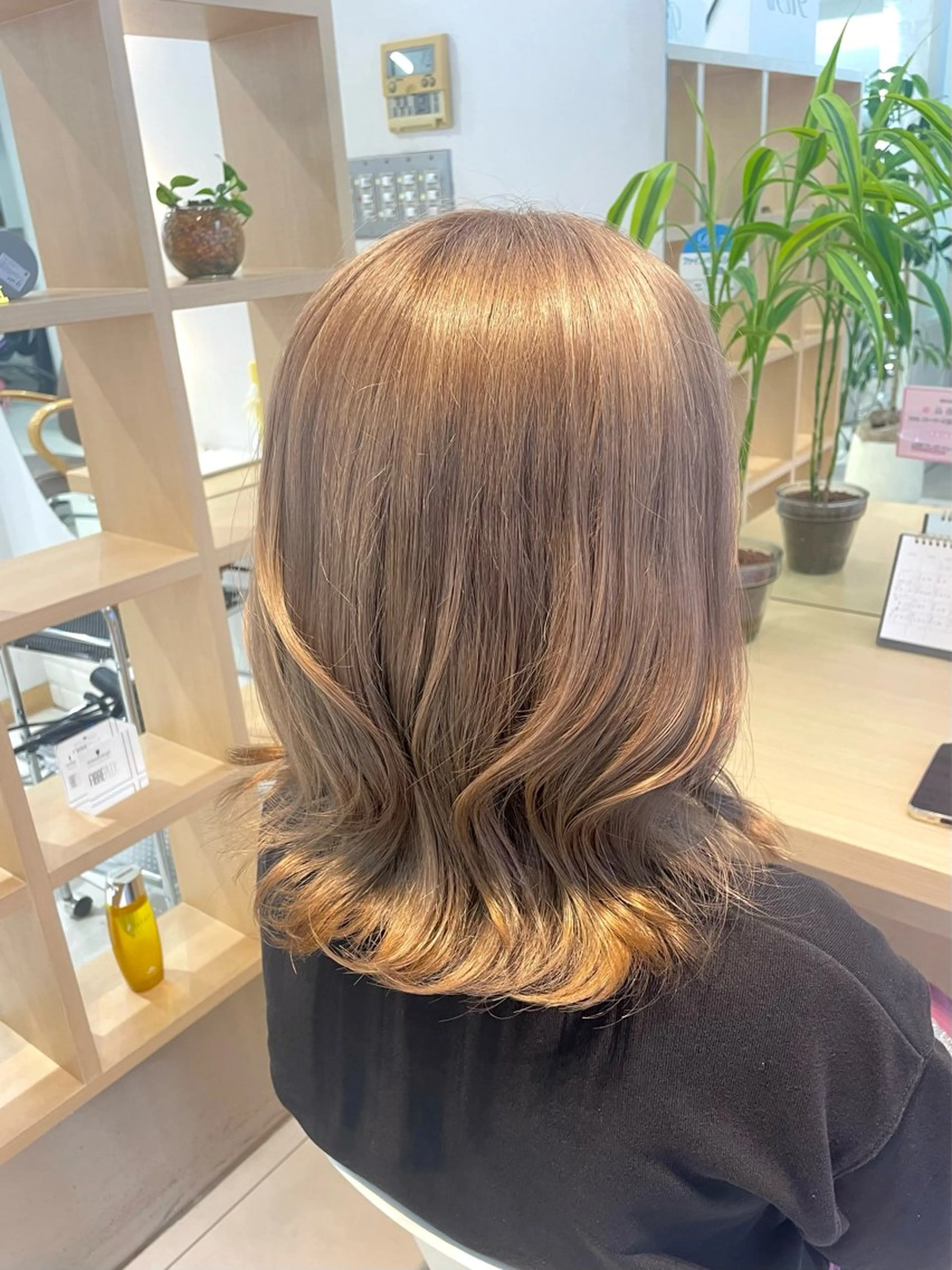 セミロング 顔まわりレイヤー 姫カット 韓国風ヘア レイヤーカット ワンホンヘア ヘアカラー nuu 栄所属・🧸SAKI🎀 韓国レイヤーのヘアスタイル
