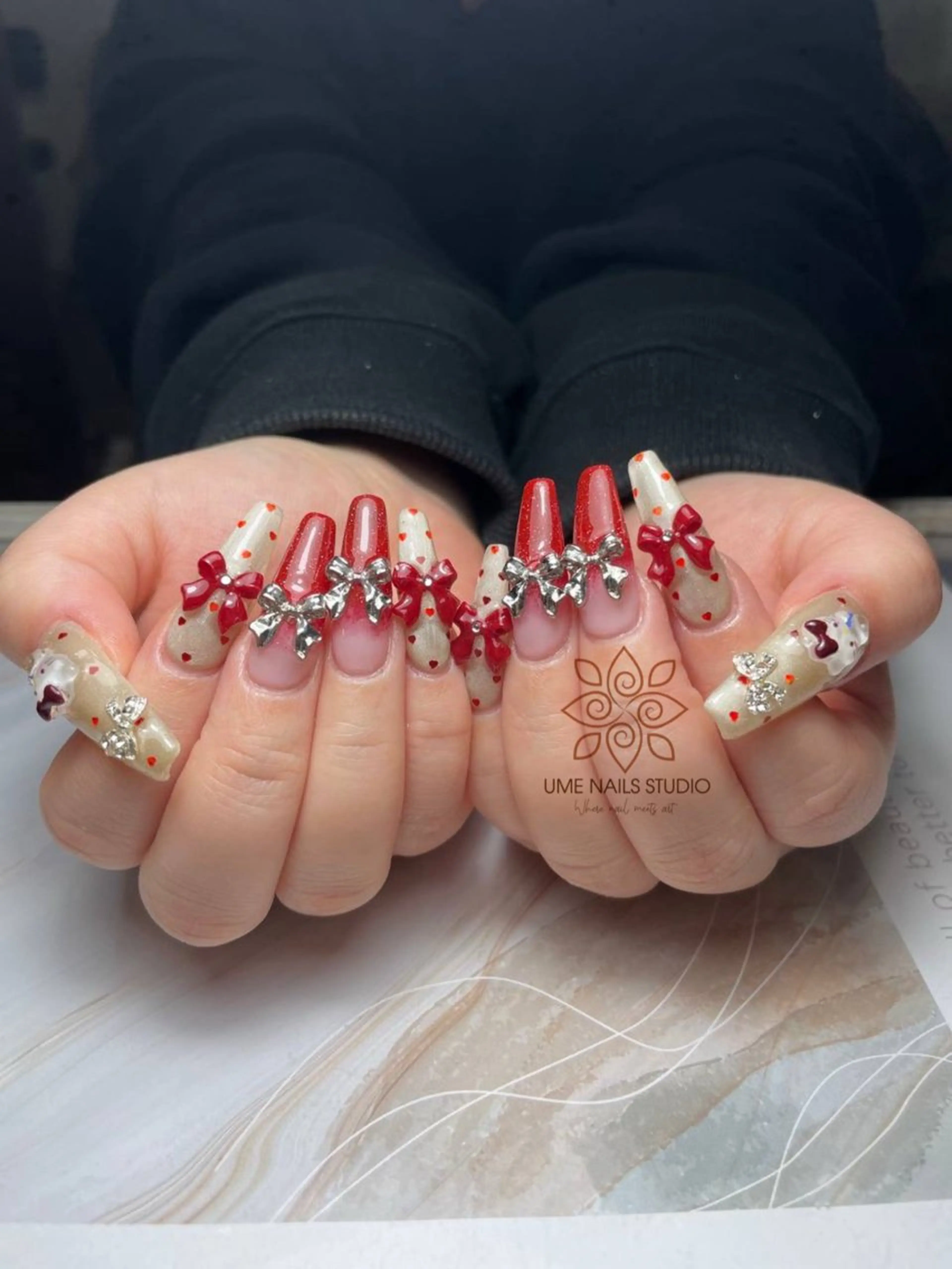 ネイル チークネイル クリアネイル ガーリー キラキラネイル 韓国ネイル ハンドネイル Ume Nail Studioのネイルデザイン