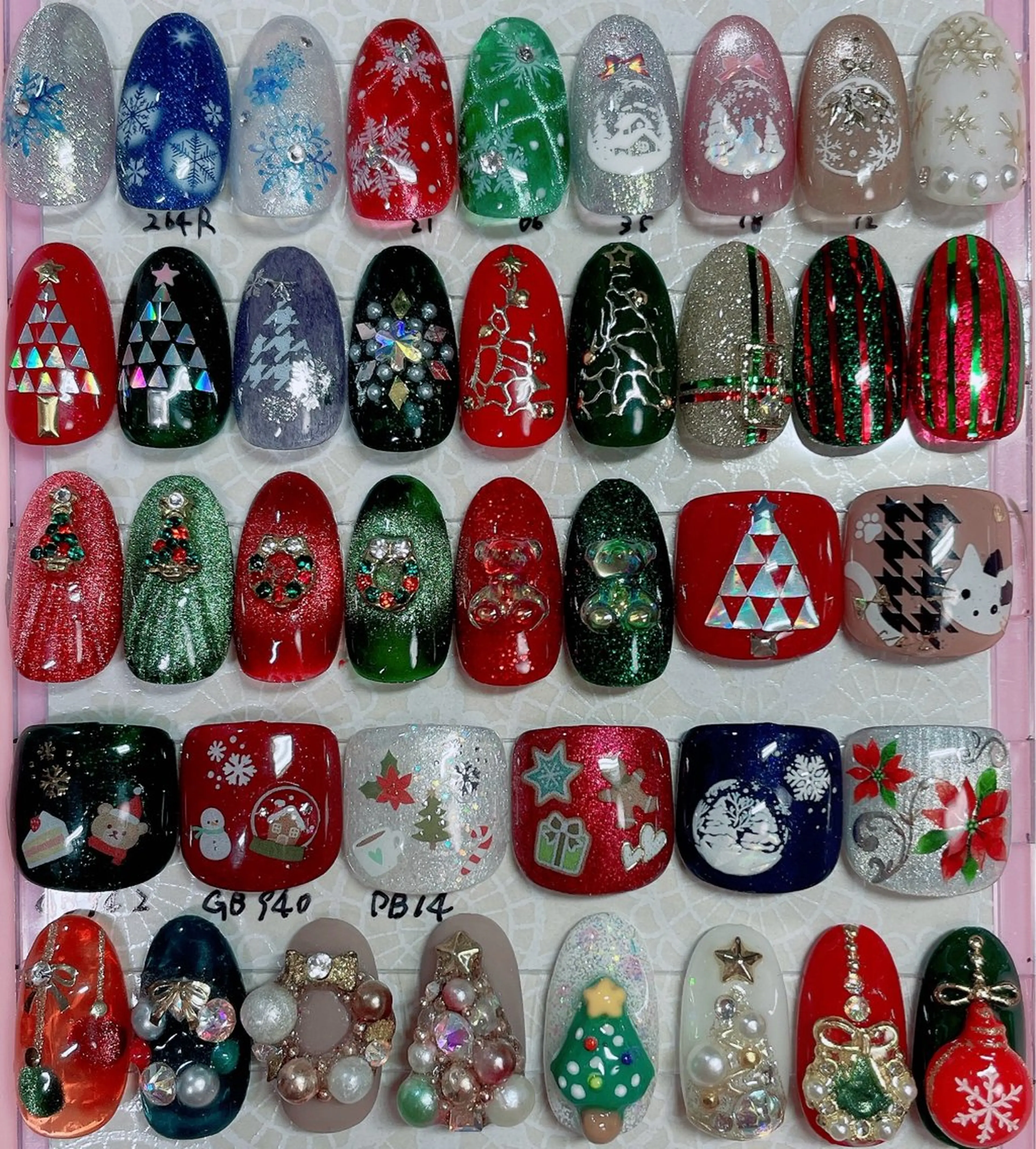 ネイル 冬ネイル クリスマス .Nails Mio 赤羽西ネイルサロンのネイルデザイン