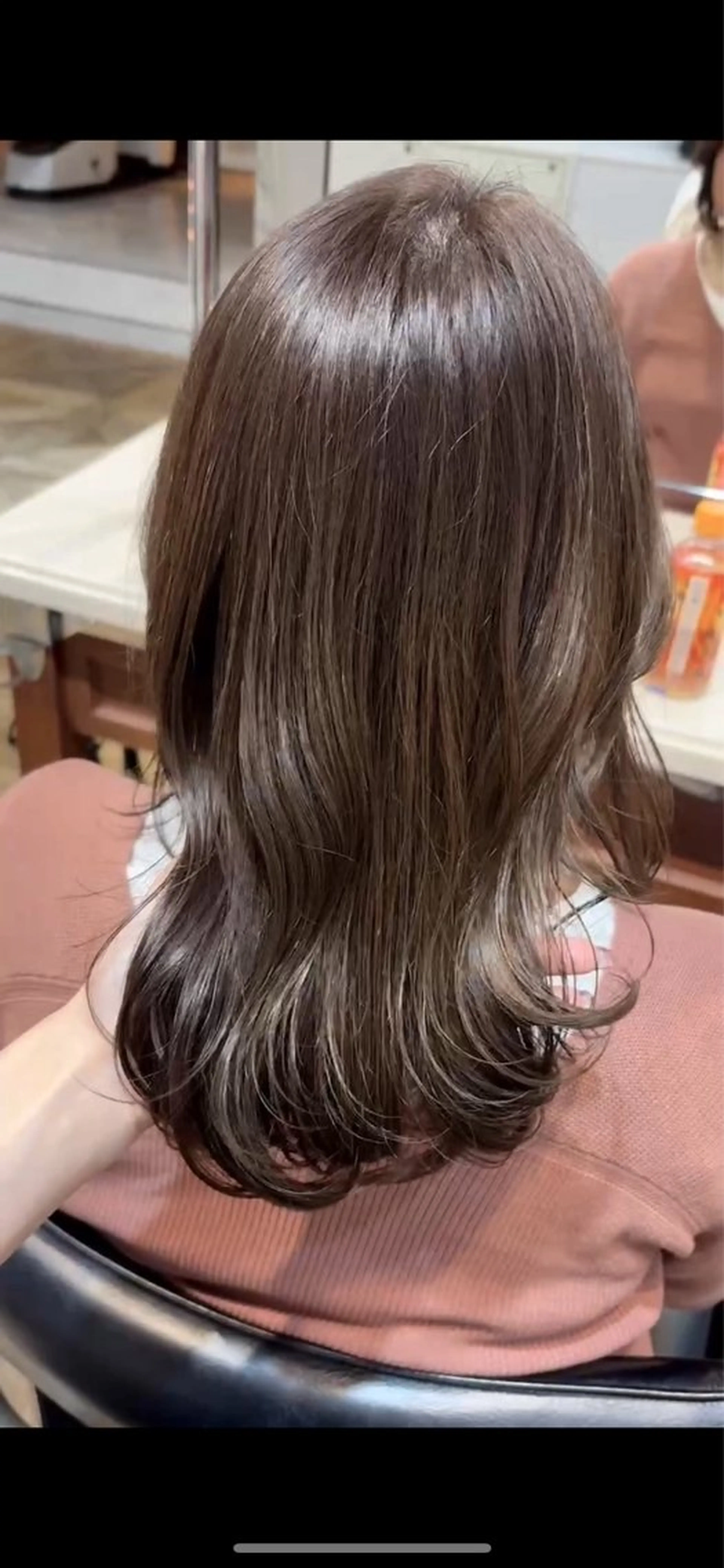 ミディアム カラー ベージュカラー ブリーチ グレージュ ブリーチなしカラー オリーブベージュ カット ヘアカラー トリートメント BEBE所属・ブリーチなし 透明感カラーKANAのヘアスタイル