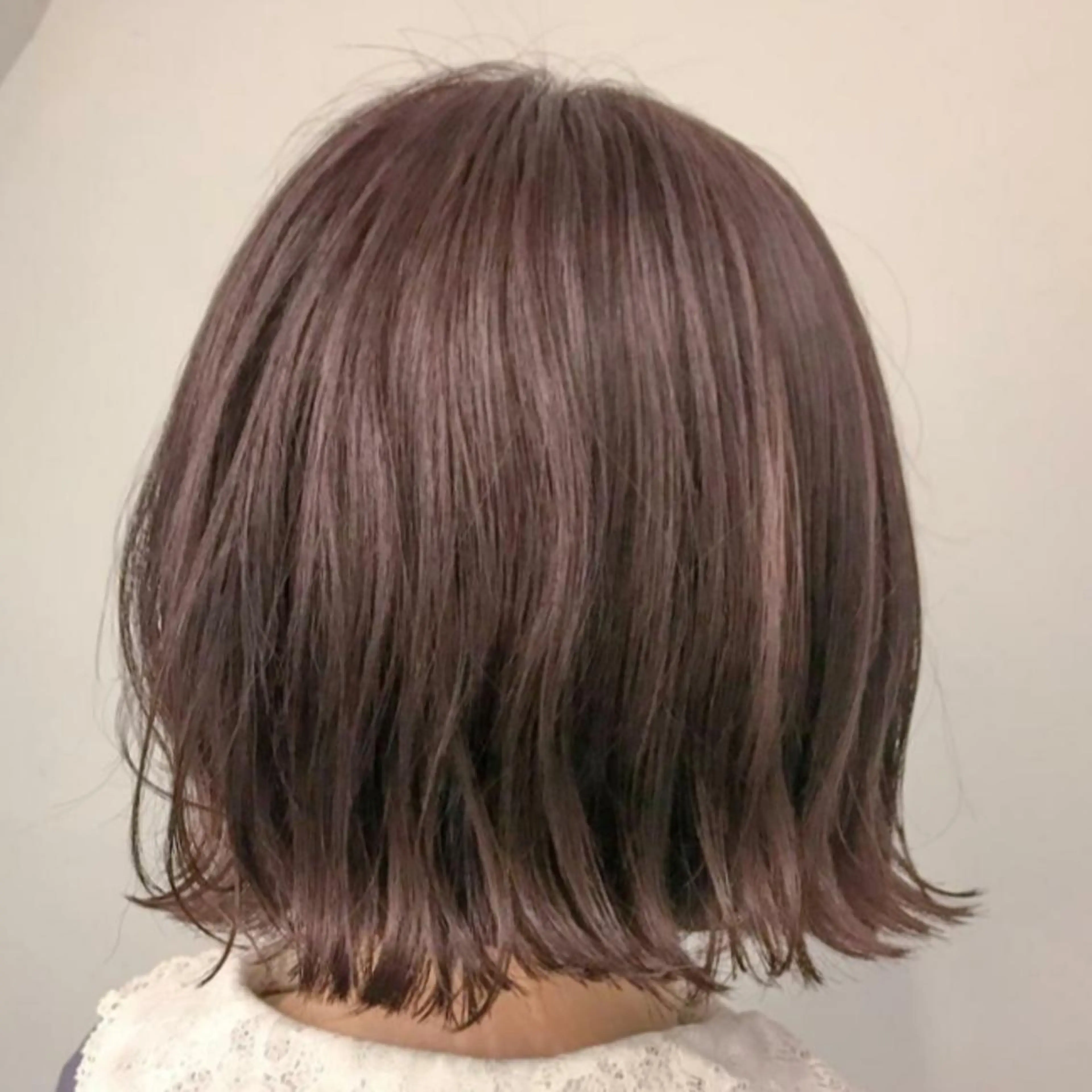 ミディアム カラー パーマ ヘアアレンジ ブリーチ デザインカラー ハイトーンカラー ラベンダーカラー トリートメント カット ヘアカラー トリートメント かわい ゆうな 髪質改善/縮毛矯正のヘアスタイル