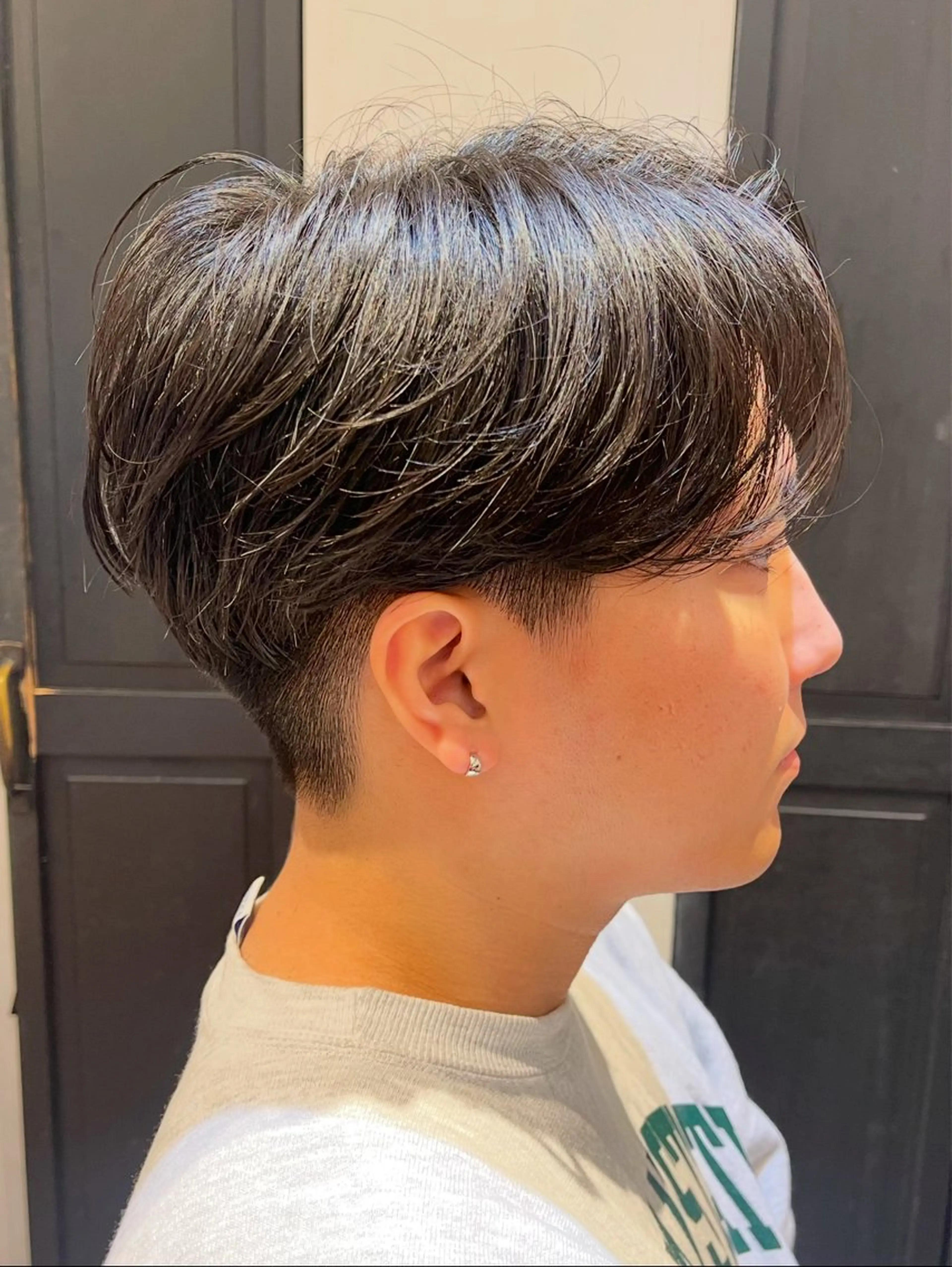 ショート パーマ メンズ ビジネス センターパート フェードカット メンズ韓国風 マッシュ カット パーマ トリートメント ヘアセット amie高崎所属・高崎メンズパーマ 髪質改善TAKEのヘアスタイル