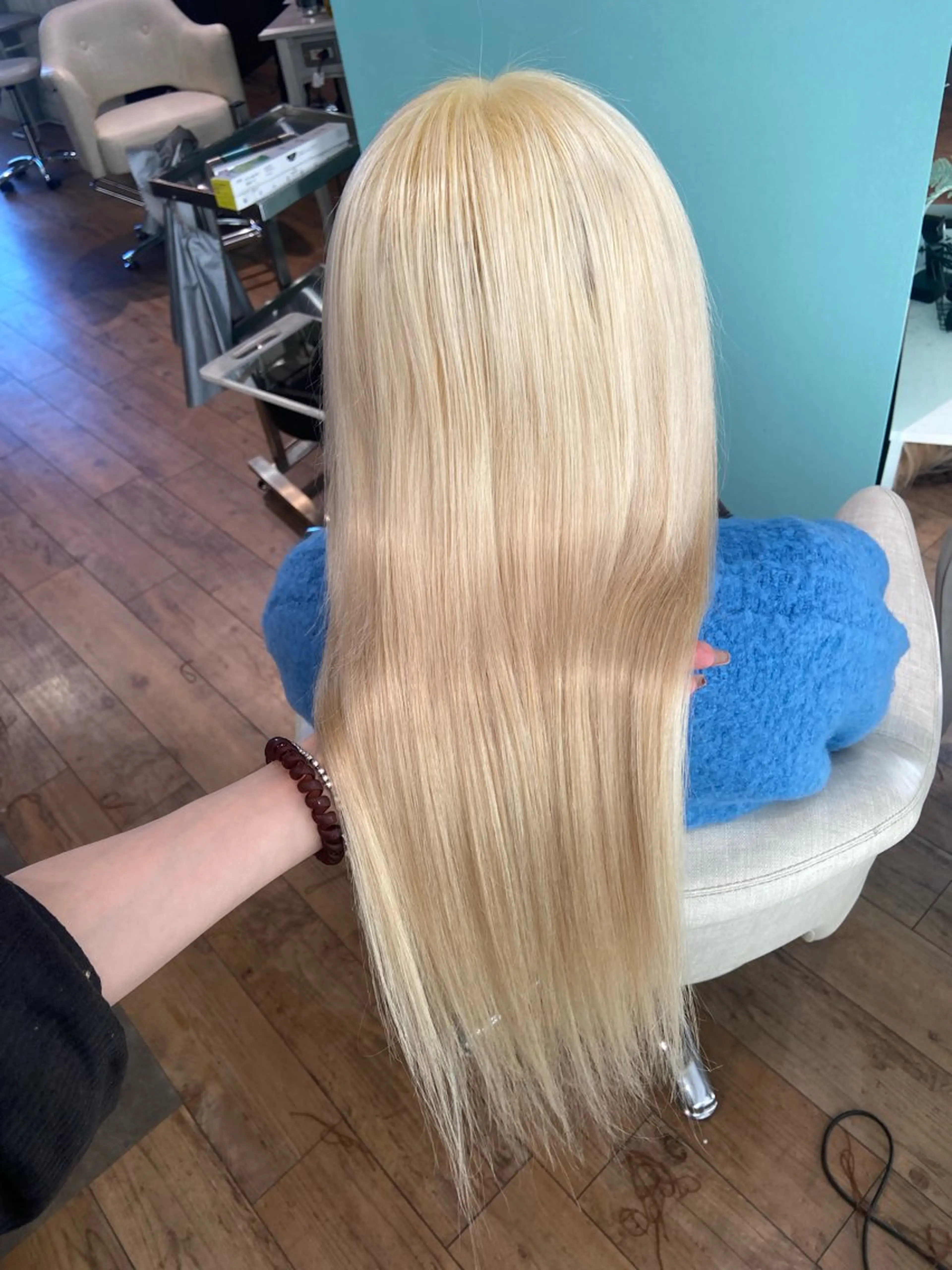 ロング カラー プルエクステ 抜きっぱなしブロンド ブロンド エクステ ヘアカラー エクステ 🧸プルエクステ❤︎ ネイルKAO🧸のヘアスタイル