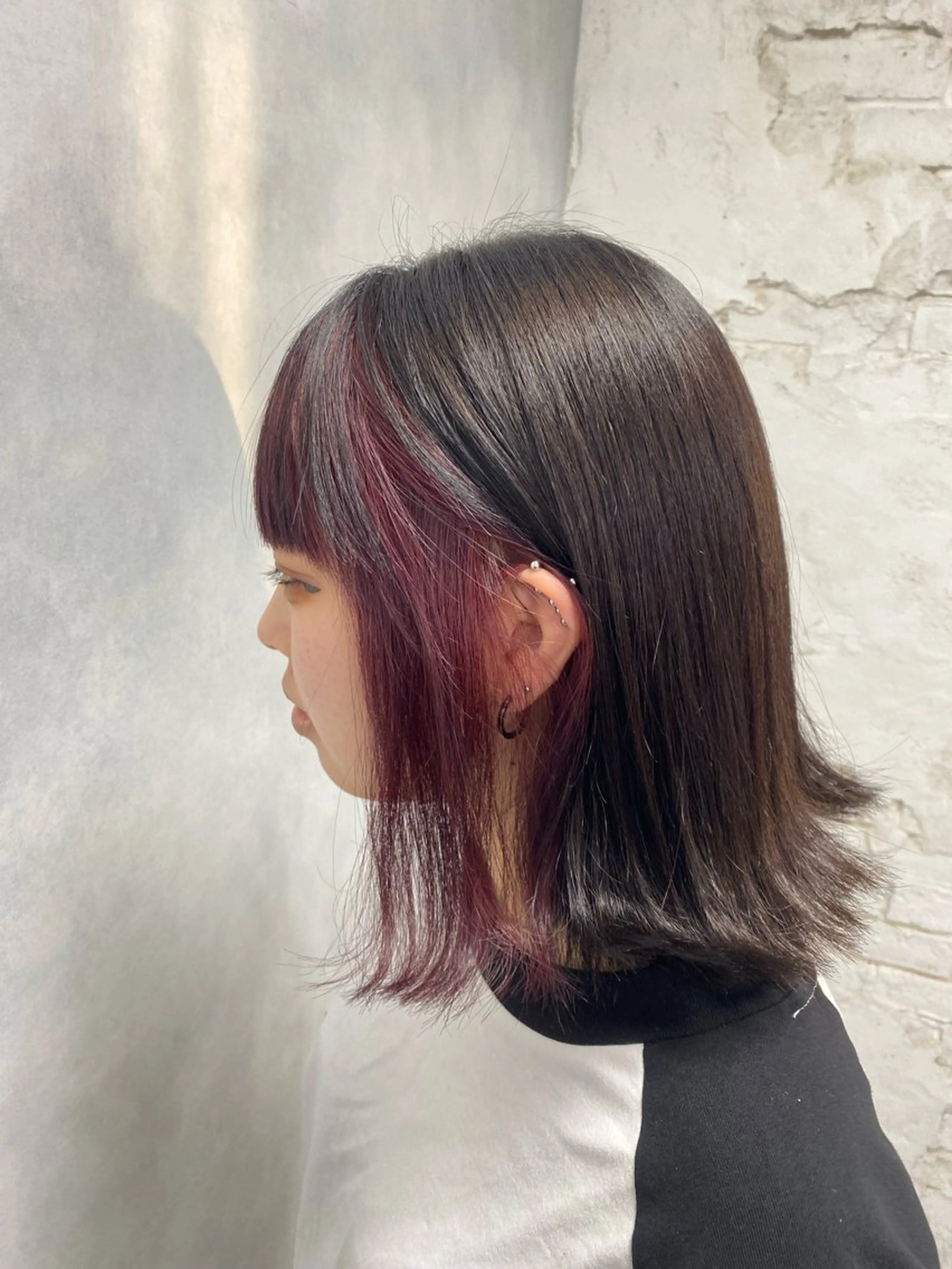 ショート カラー インナーカラー レッドカラー SAKURA 〖ベージュ系カラー〗のヘアスタイル