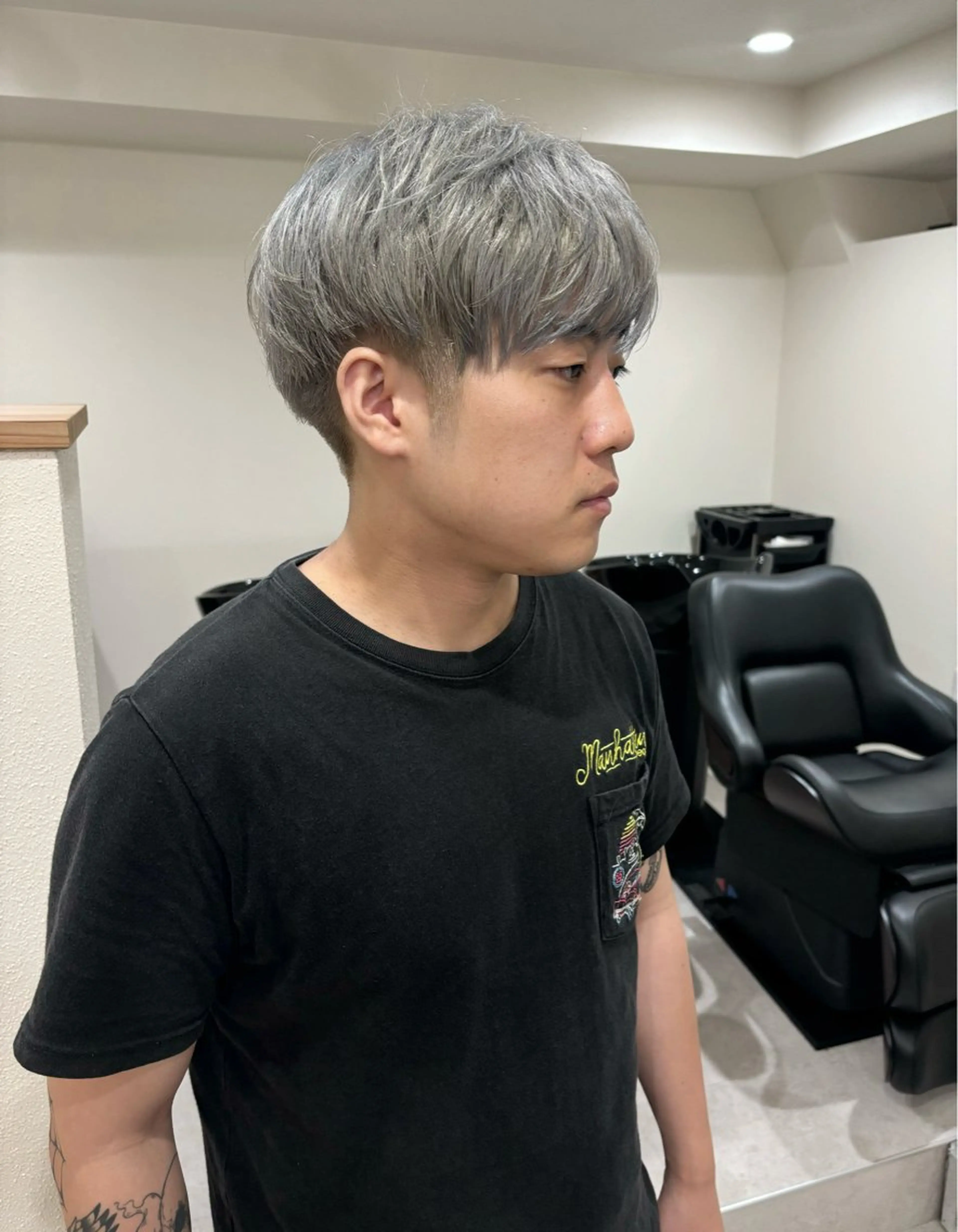 ショート カラー メンズ メンズブリーチ ブリーチ シルバー icie所属・大阪ヴィーガンサロン KANAKOのヘアスタイル