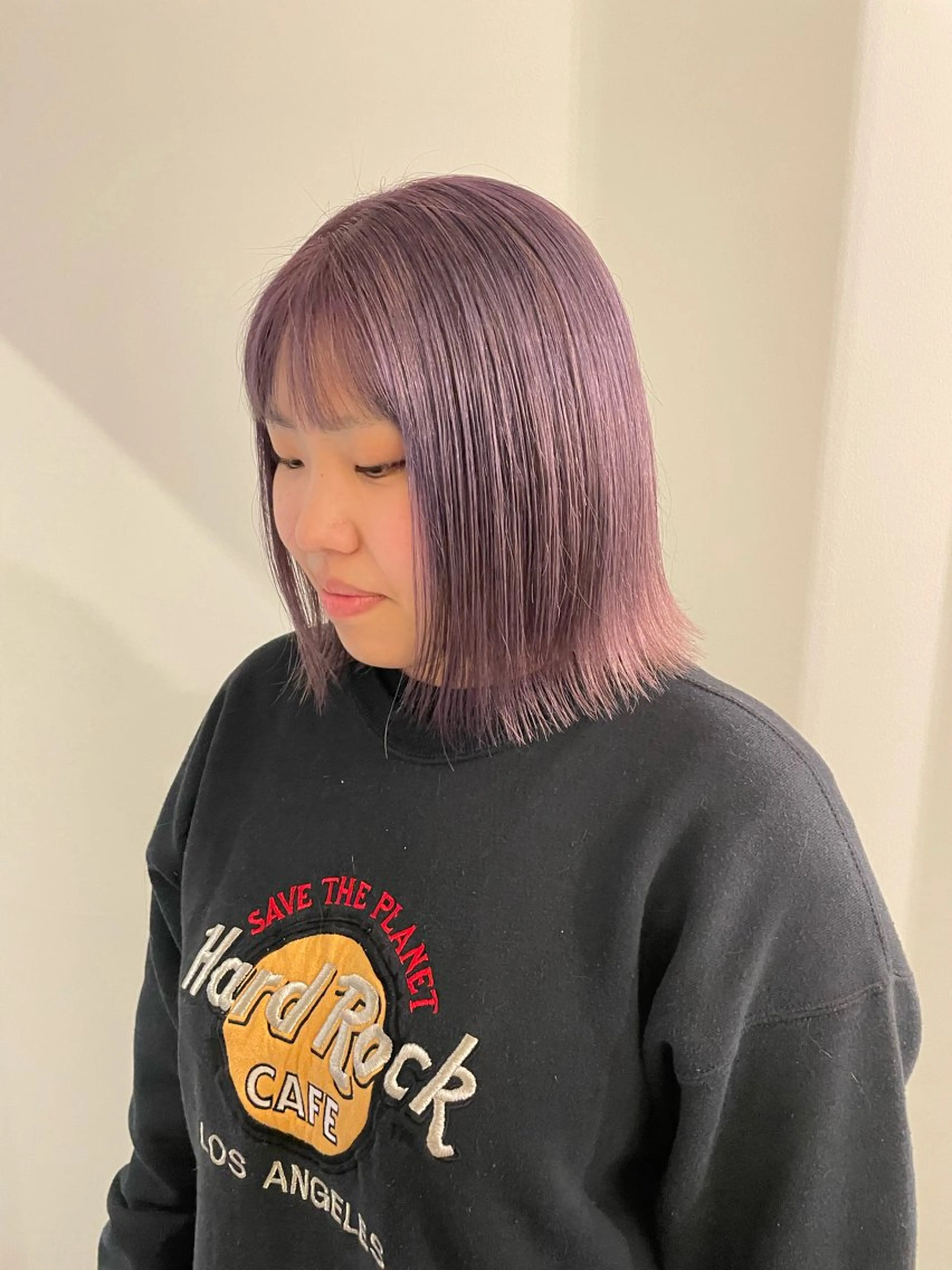 ミディアム カラー ブリーチ ブロンド ラベンダーカラー カット ヘアカラー トリートメント 渋谷 留菜のヘアスタイル