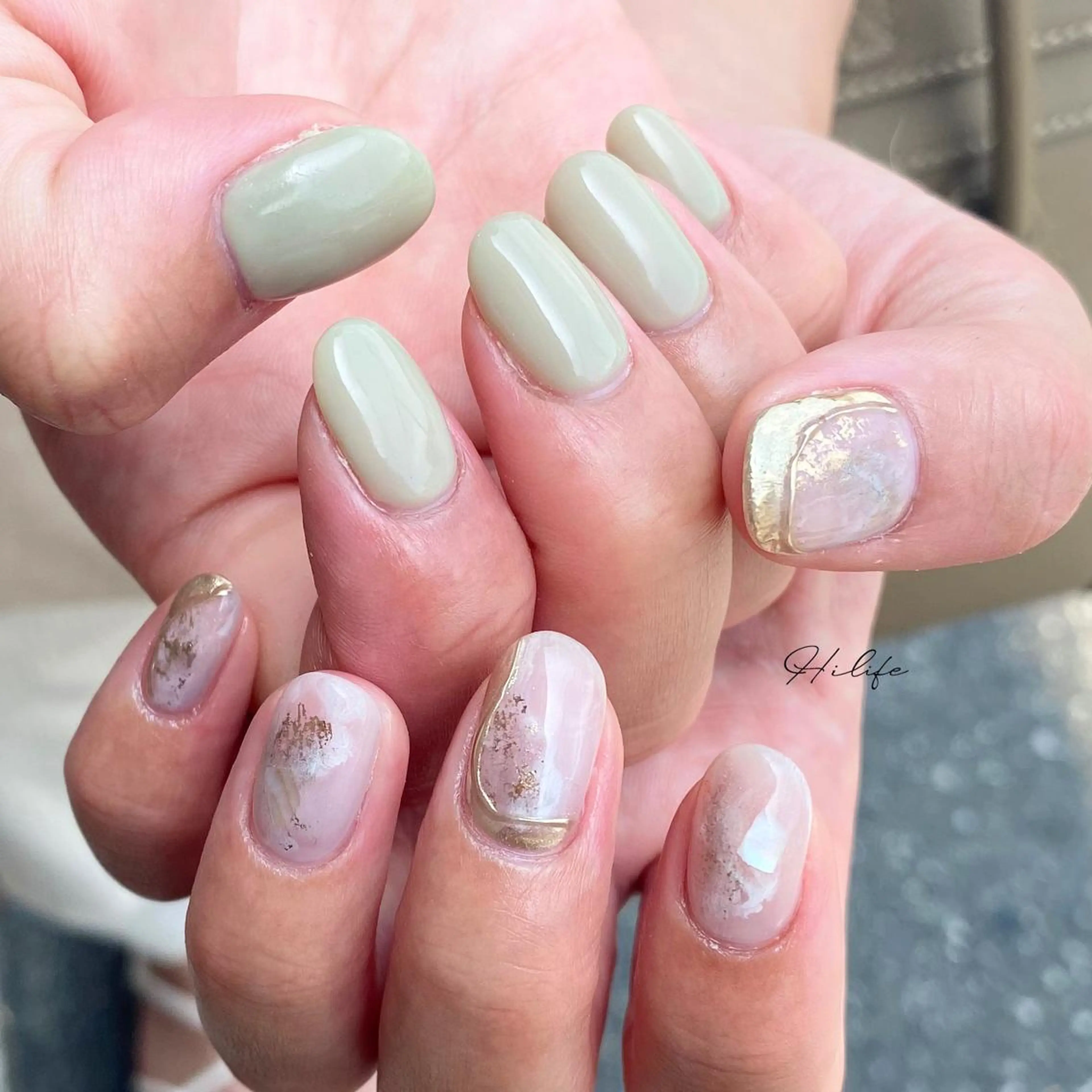 ネイル ゴールド ニュアンスネイル ネイルチップ ハンドネイル Nail Adore.のネイルデザイン