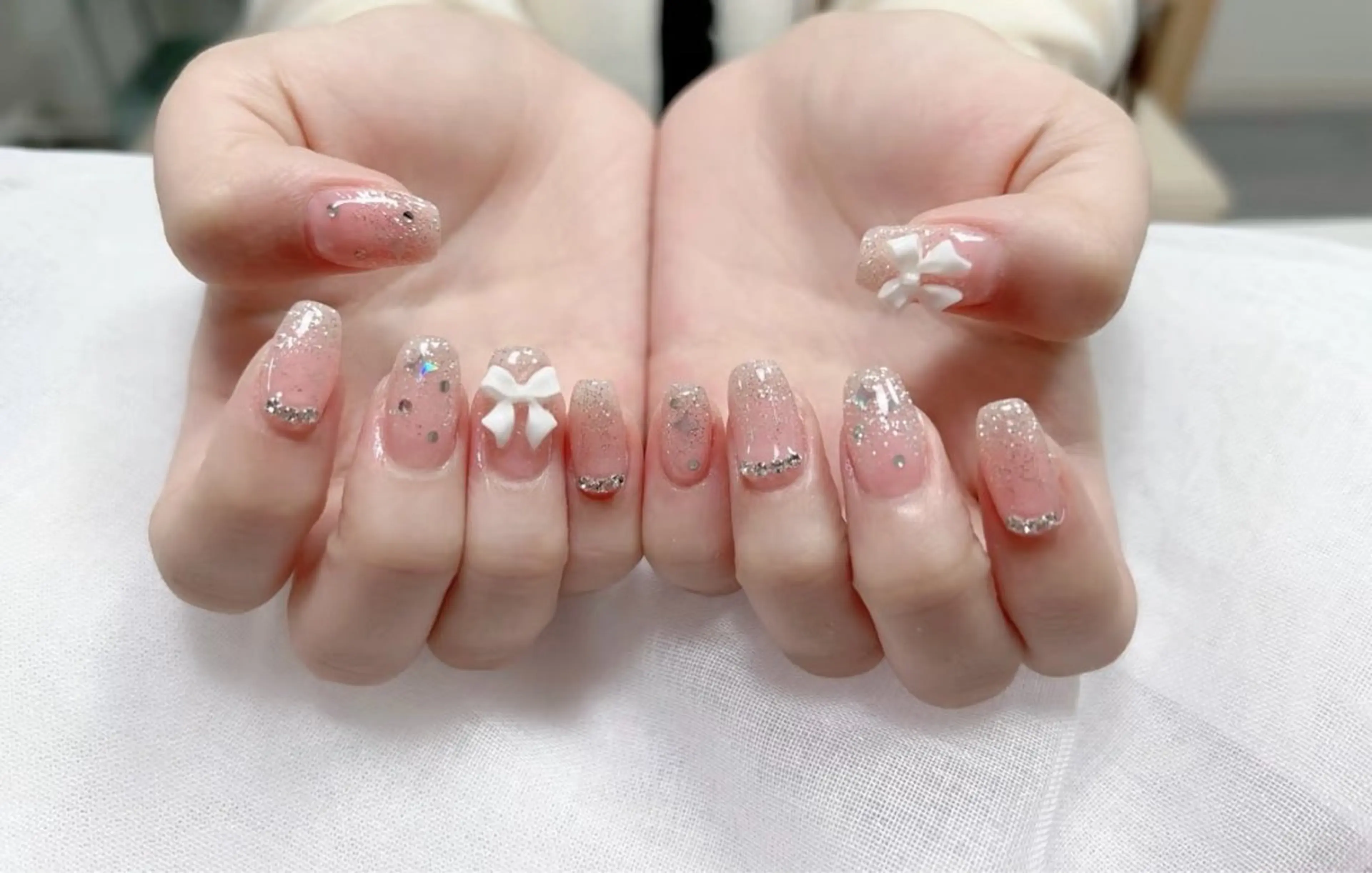 ネイル オーロラネイル フットネイル フレンチネイル ジェルネイル ガーリー ハンドネイル Mimo beau ty   salonのネイルデザイン