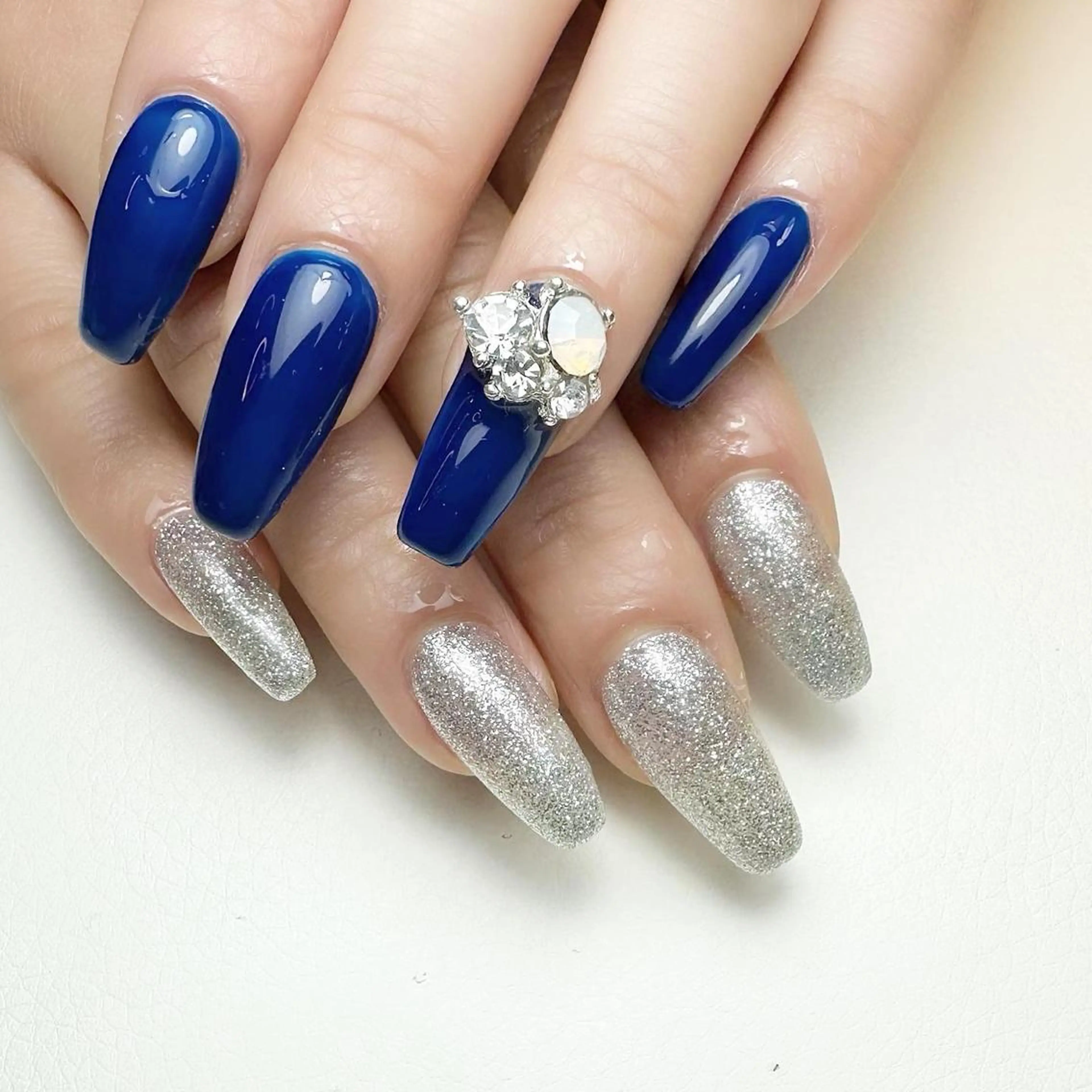 ネイル ロングネイル ハンドネイル Nail ameria megu所属・ameria meguのネイルデザイン
