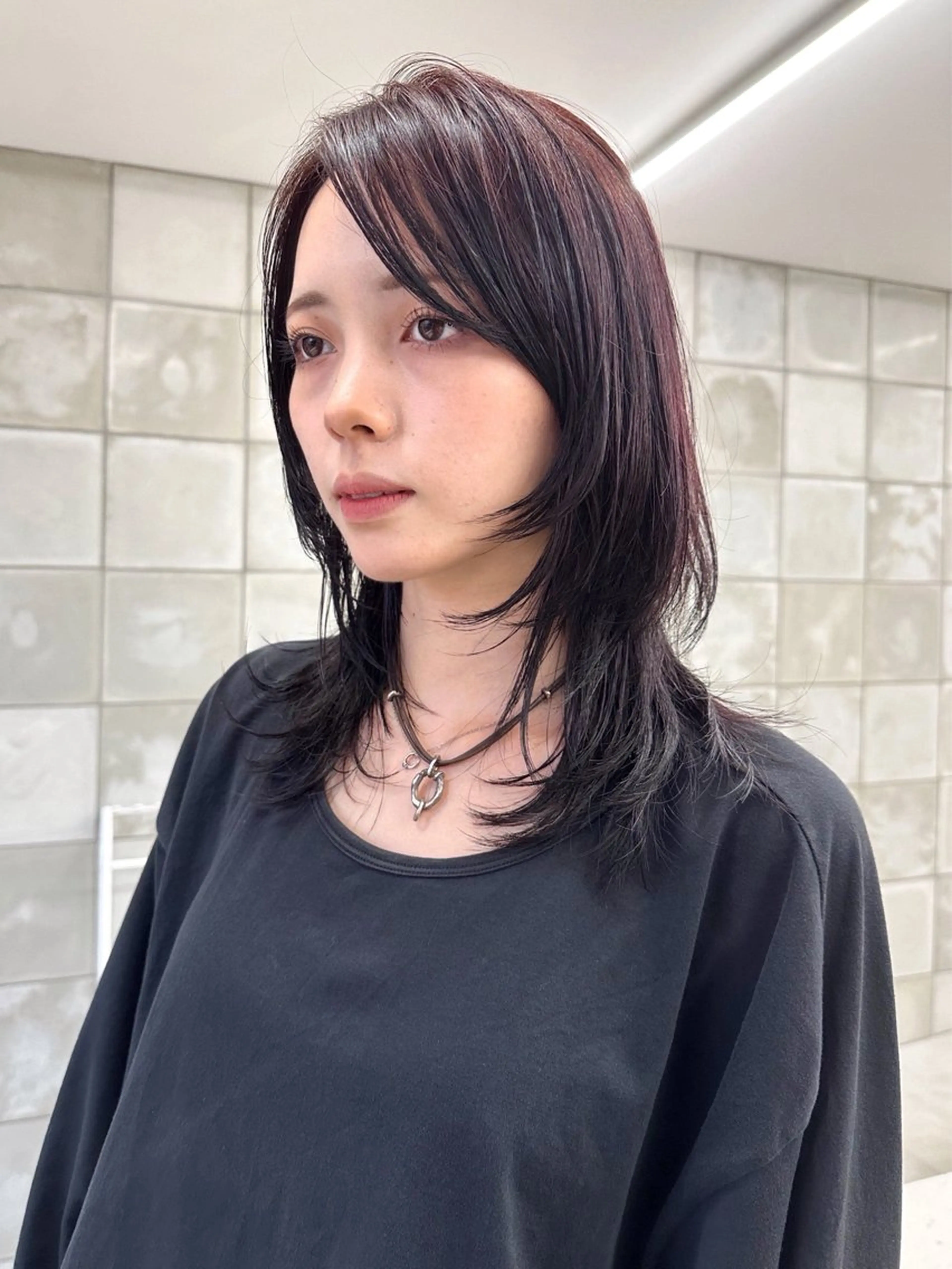 ミディアム カラー ウルフカット カット ヘアカラー 榛地 渉馬のヘアスタイル