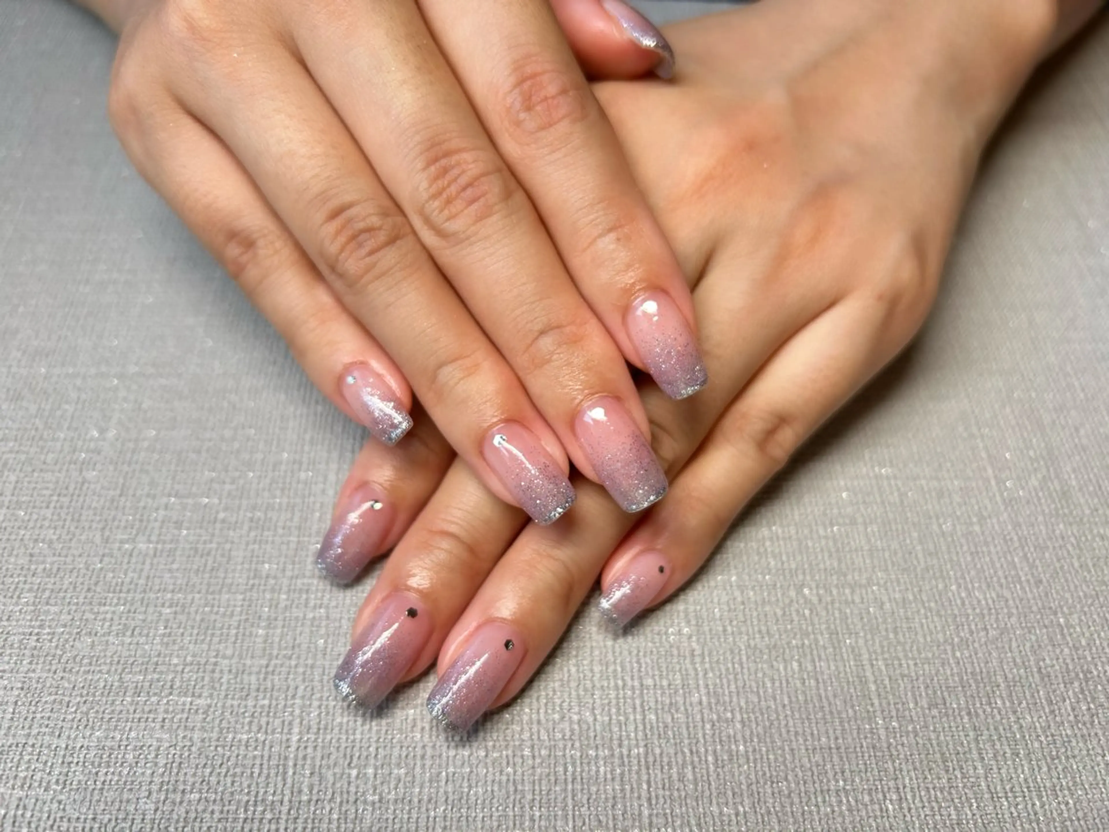 ネイル ラメ(グリッター) ラメグラデーション ハンドネイル Lisa’s Salonのネイルデザイン