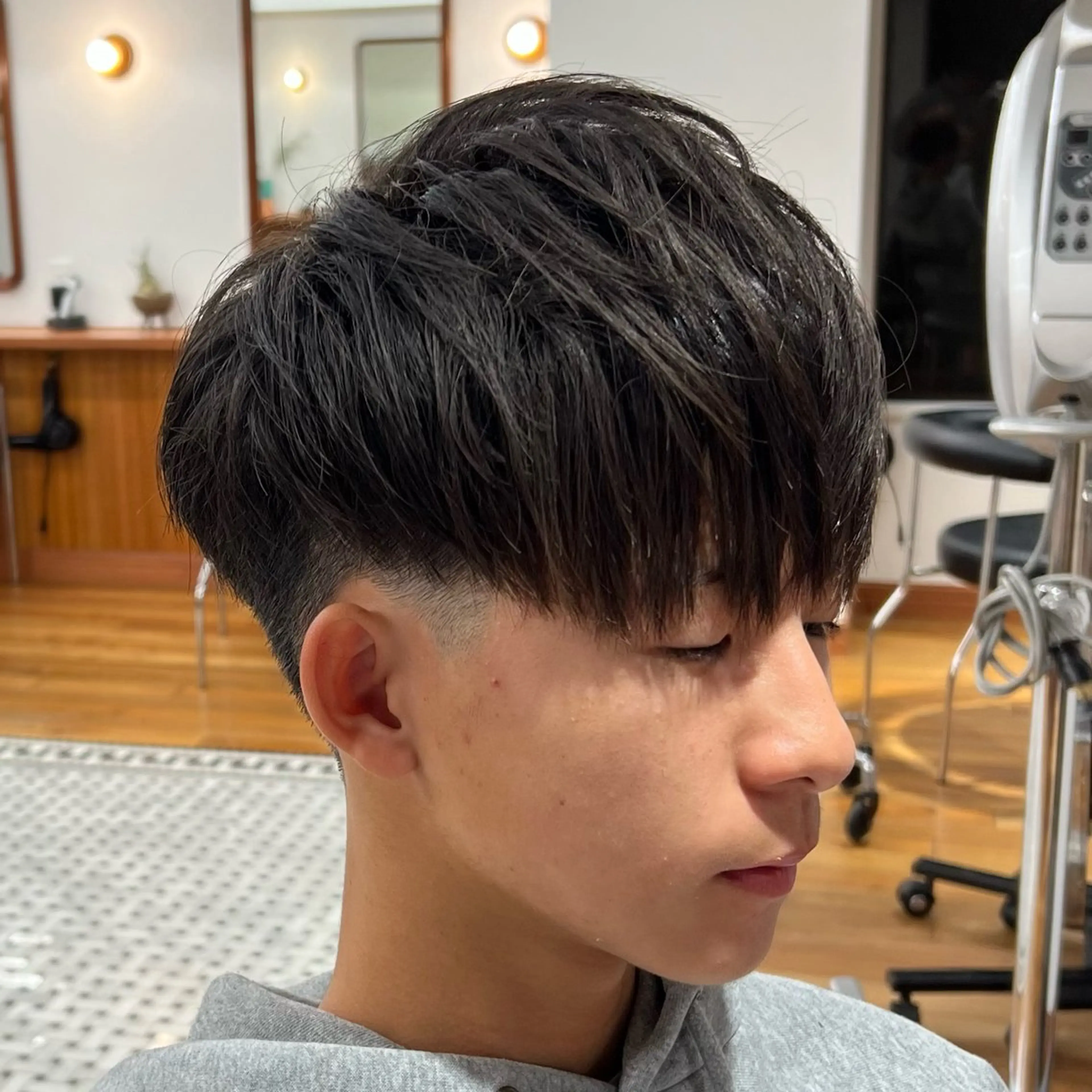 ショート メンズ フェードカット 縮毛矯正 カット メンズカット✂️ スキンフェード伊藤陸のヘアスタイル