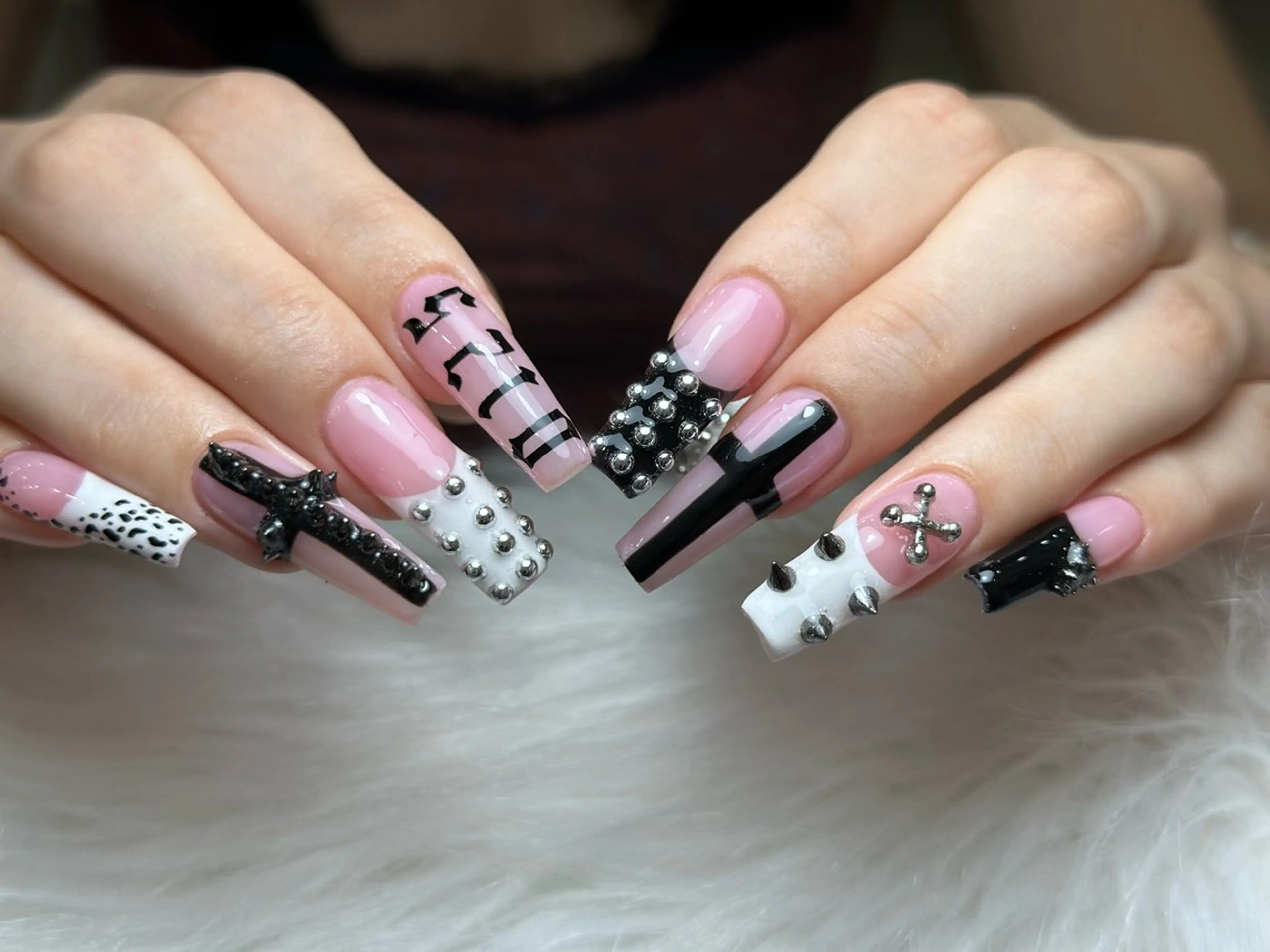 ネイル フレンチネイル グラデーション 韓国ネイル マグネットネイル シンプルネイル ハンドネイル CoMo Nail Studio所属・CoMo Nailのネイルデザイン