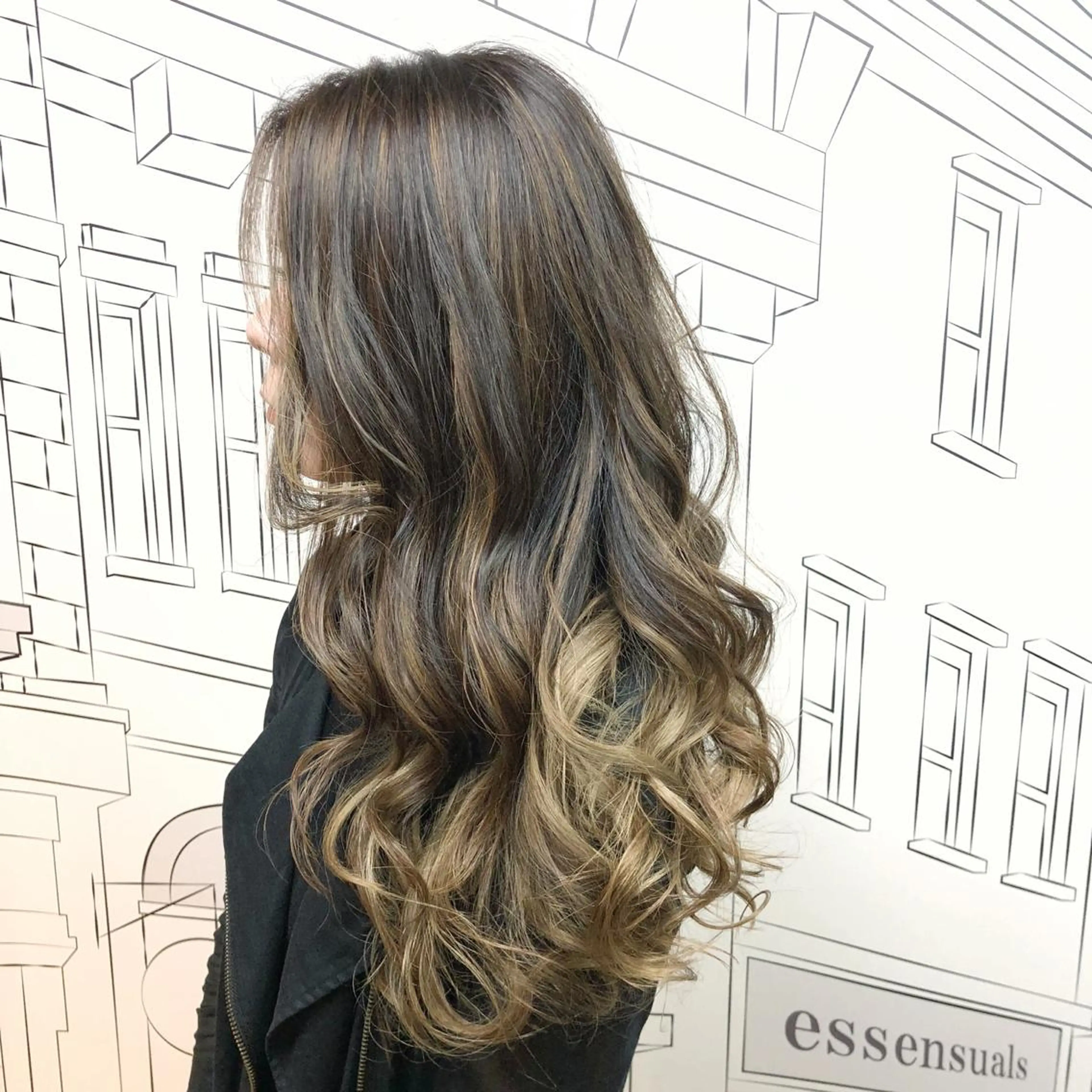 セミロング カラー バレイヤージュ ハイライトカラー 外国人風カラー ハイライト レイヤーカット レイヤー⭐️カラー ⭐️平川雅史のヘアスタイル