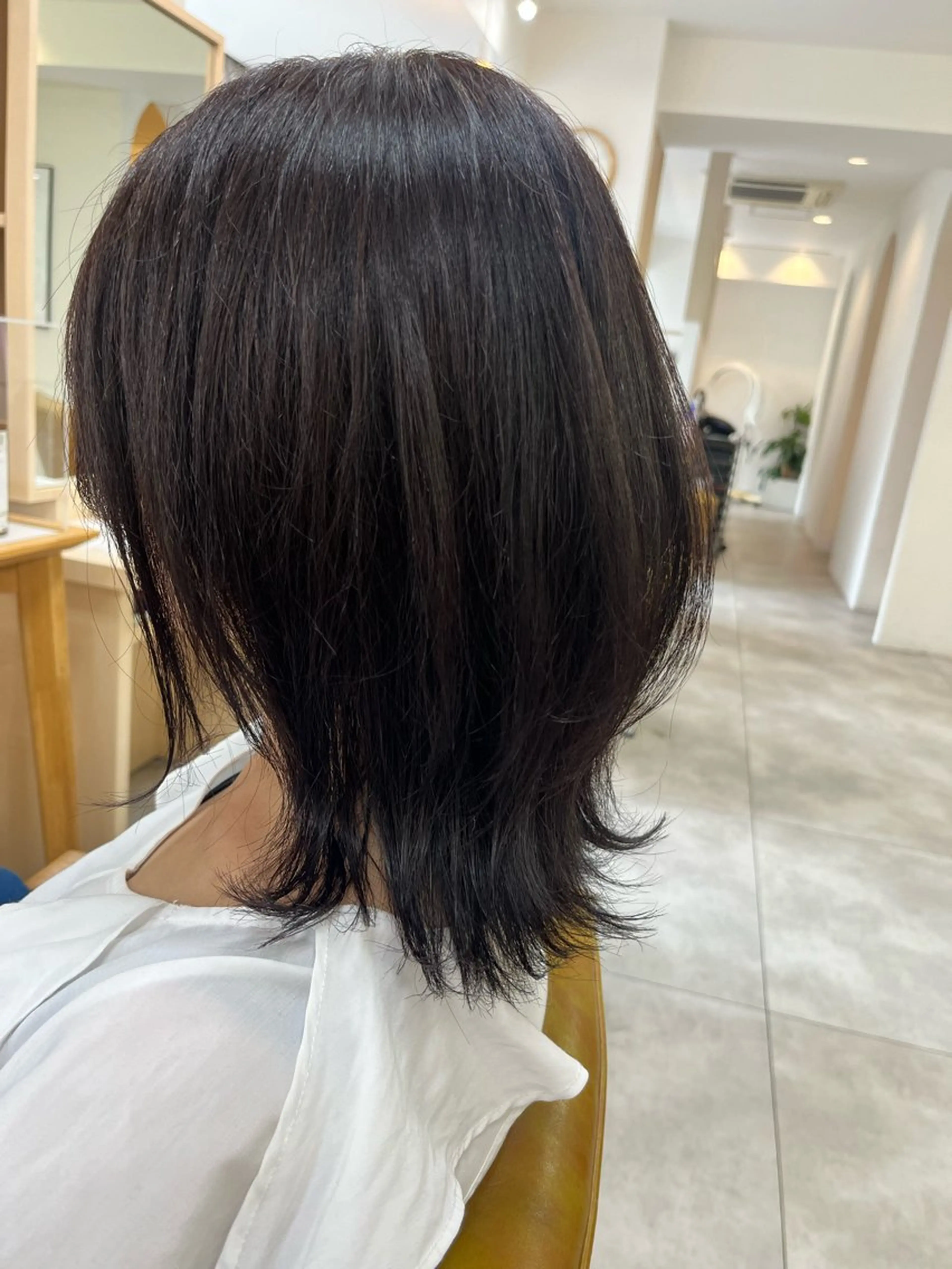 ミディアム Hikari /赤み消しカラーのヘアスタイル