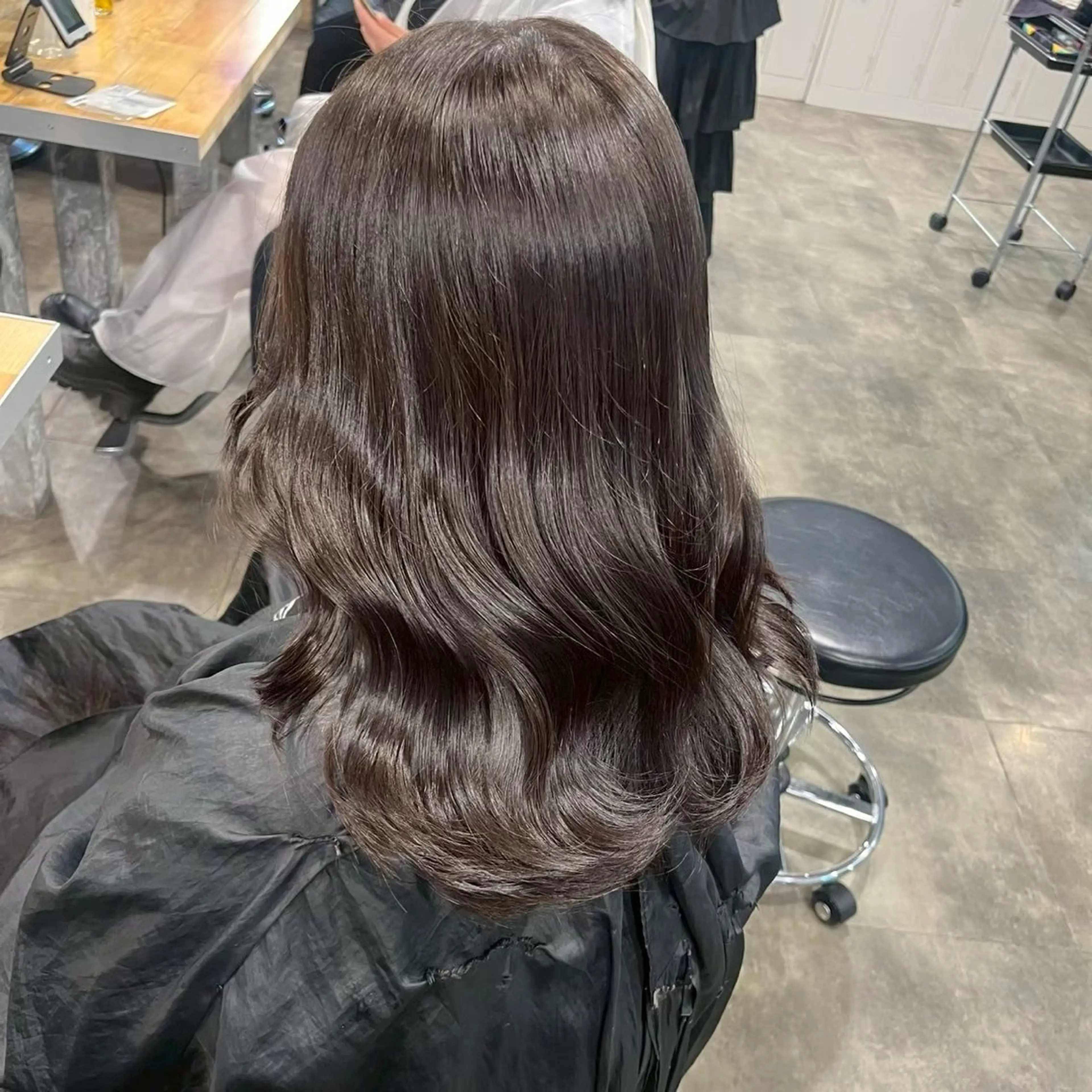 カラー 髪質改善 ヘアカラー トリートメント 🤍赤みのない透明感 カラー🤍MEIのヘアスタイル