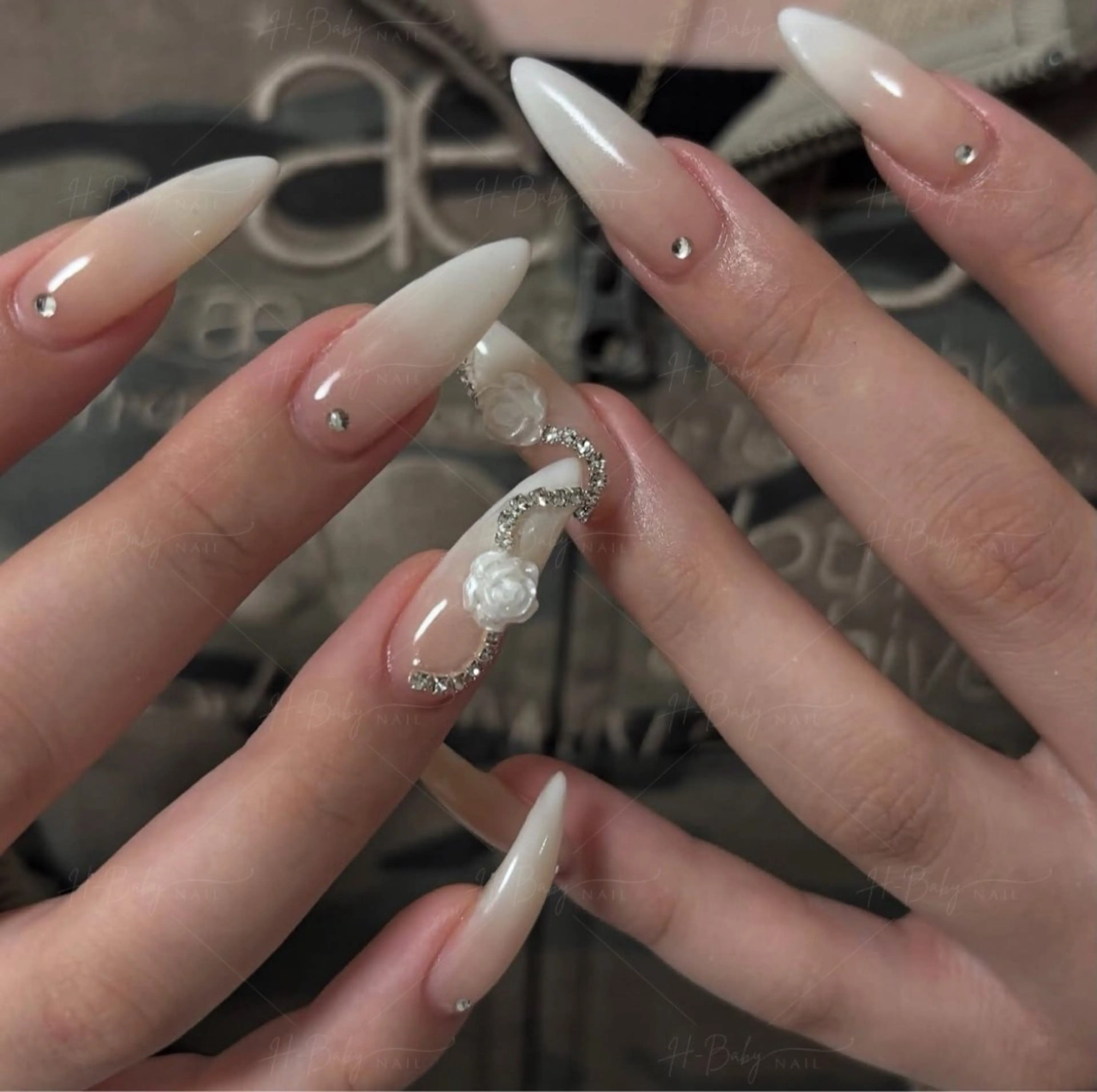 ネイル フレンチネイル ジェルネイル ハロウィン キラキラネイル 韓国ネイル ハンドネイル H.baby Nail Salonのネイルデザイン
