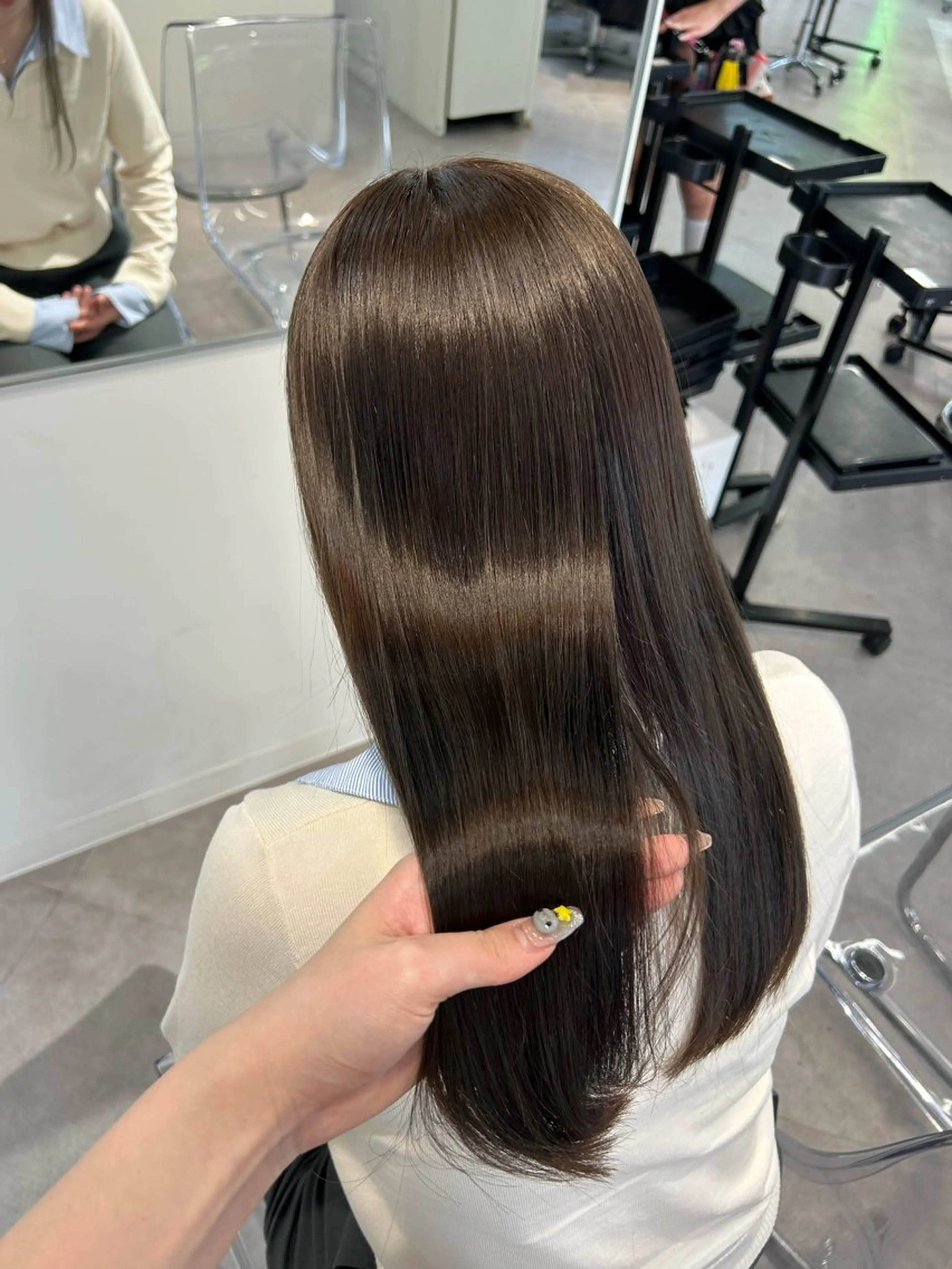 ミディアム カラー グレージュ オリーブグレージュ オリーブグレー カット ヘアカラー トリートメント 🤍YUKI 韓国 艶髪 🤍のヘアスタイル