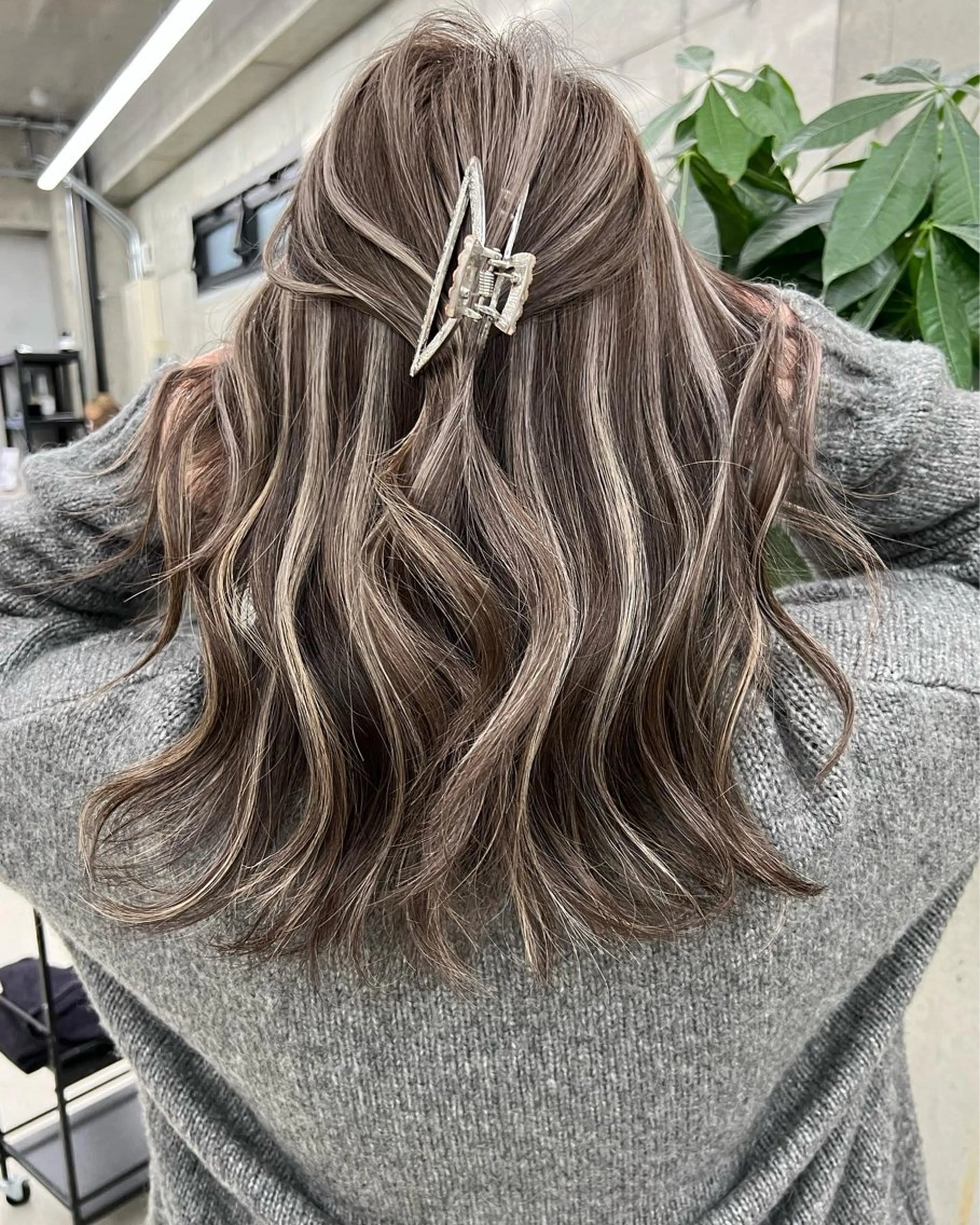 カラー ハイライトカラー ヘアカラー 和木坂 日美のヘアスタイル