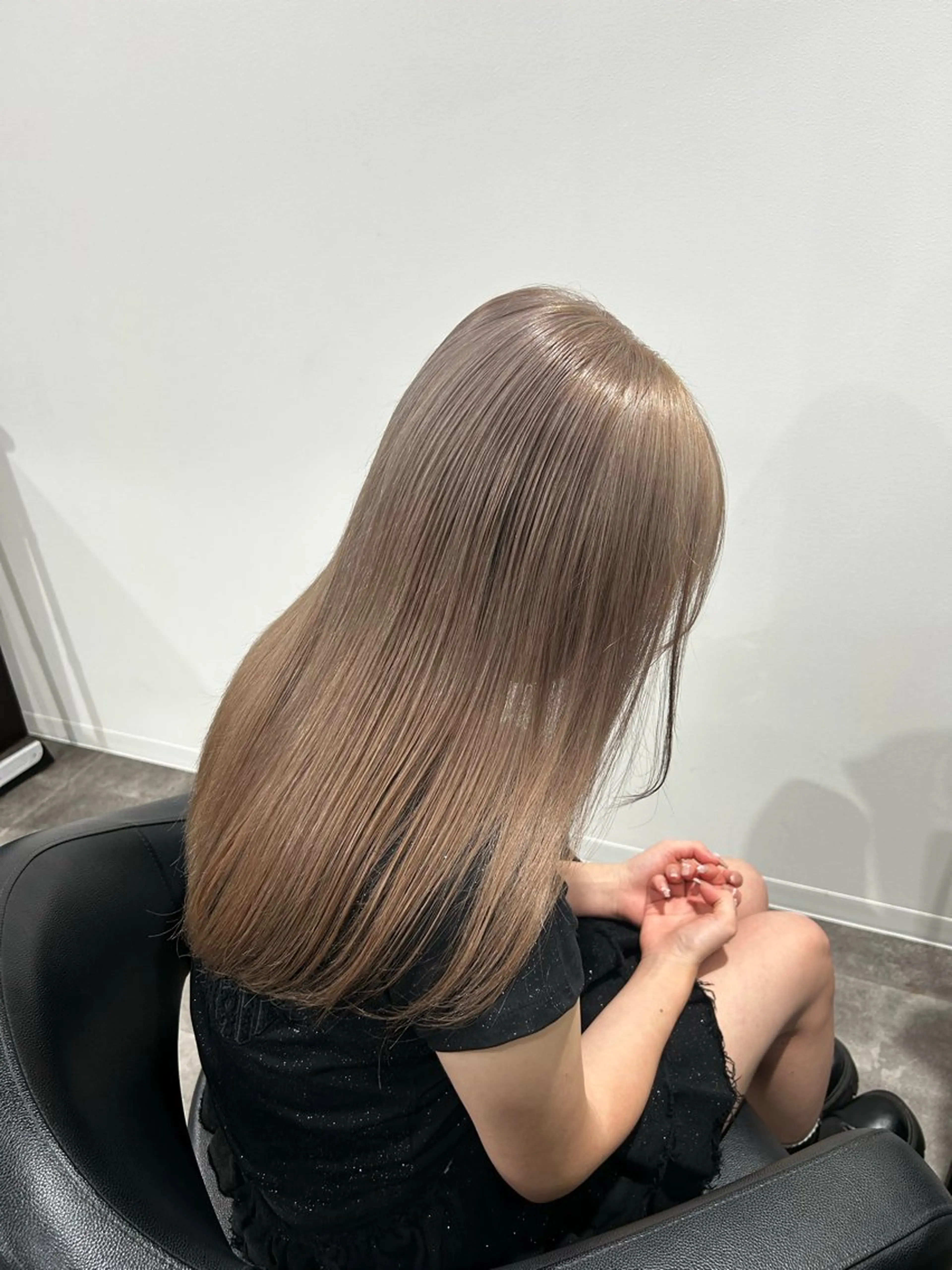 ロング カラー ヘアアレンジ メンズ ヘアカラー トリートメント 🎀韓国風レイヤー/ ベージュ/ハイトーンのヘアスタイル