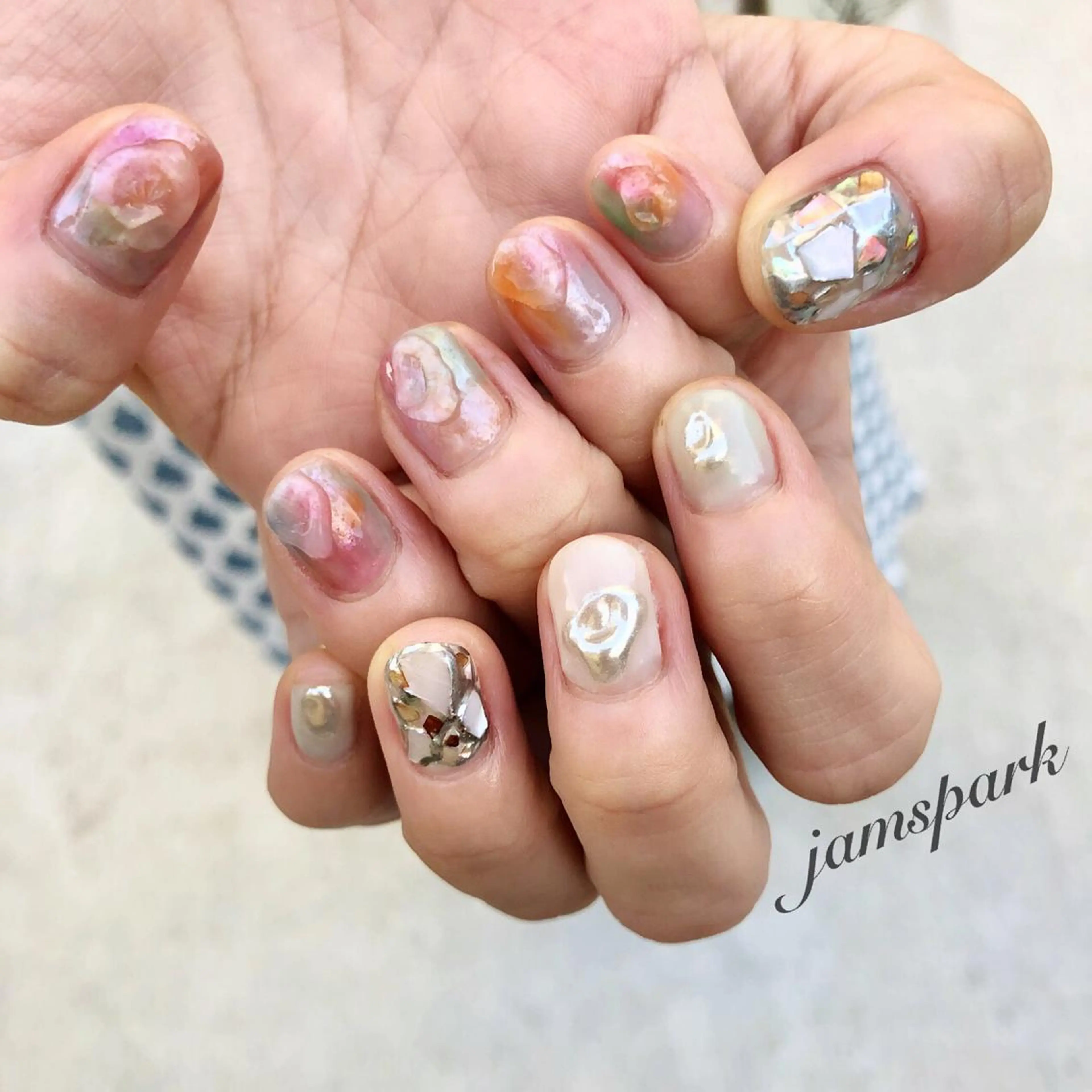 ネイル グラデーション ニュアンスネイル シルバー ハンドネイル jamspark ✨のネイルデザイン