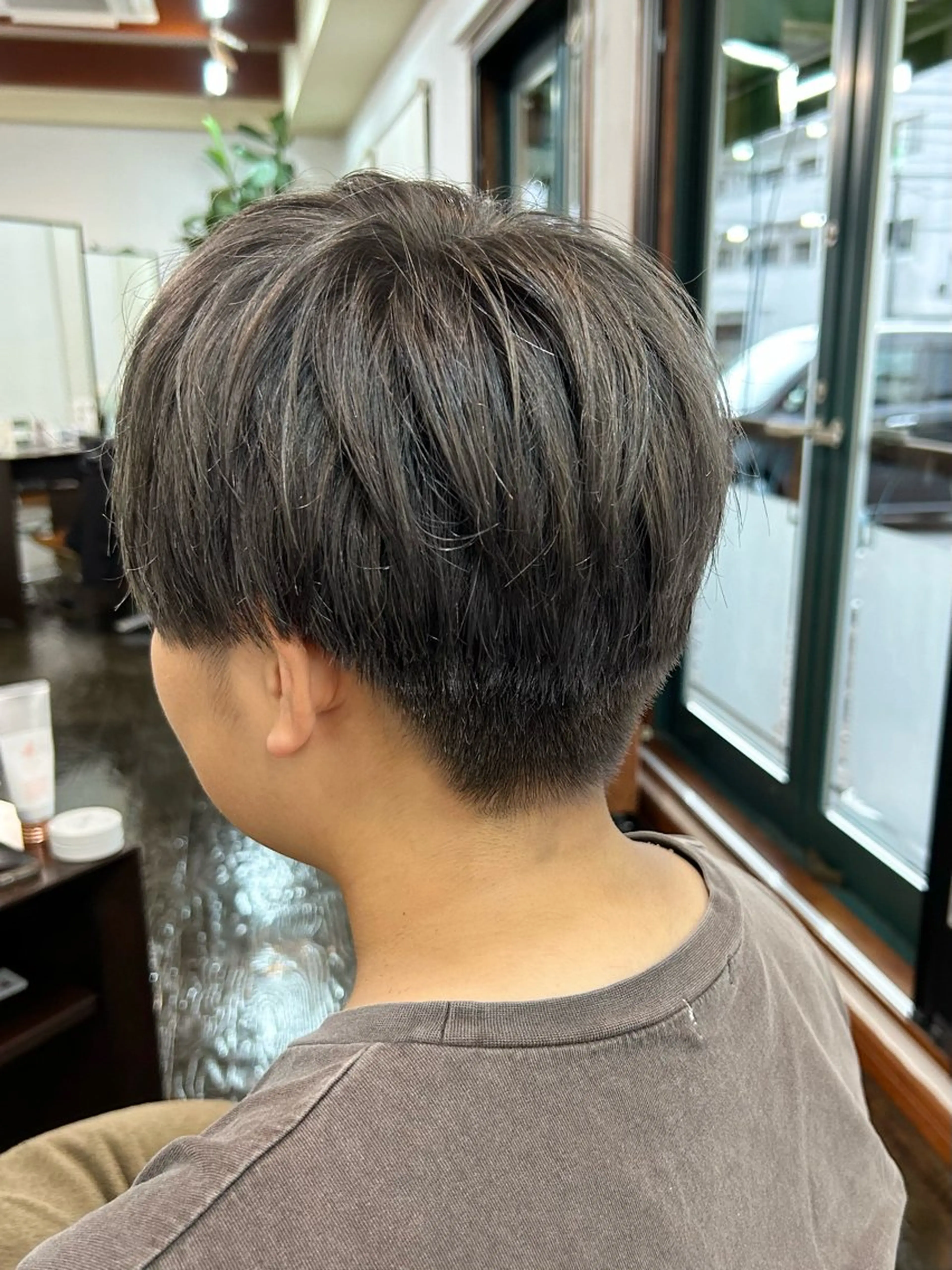 カラー シルバー 坂本 瑞季のヘアスタイル